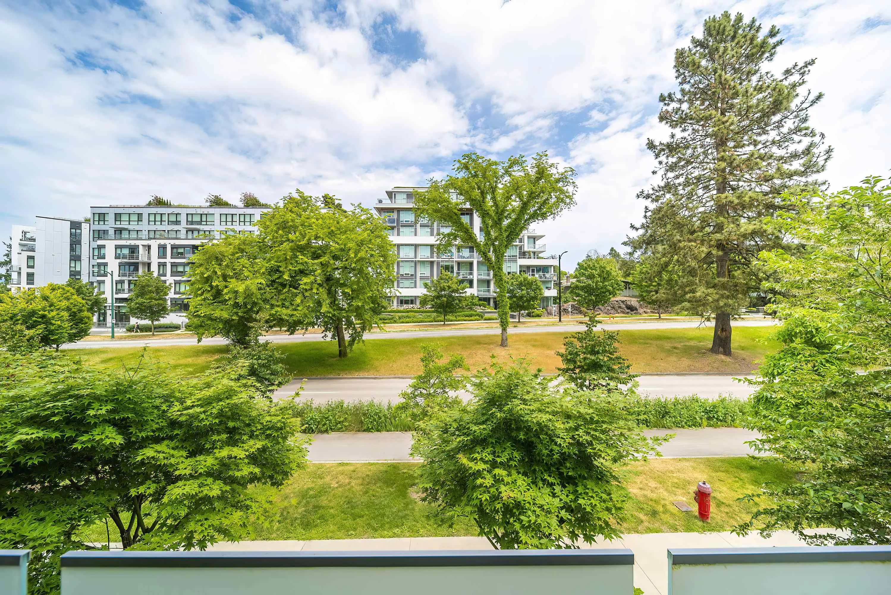 209 4963 Cambie Street