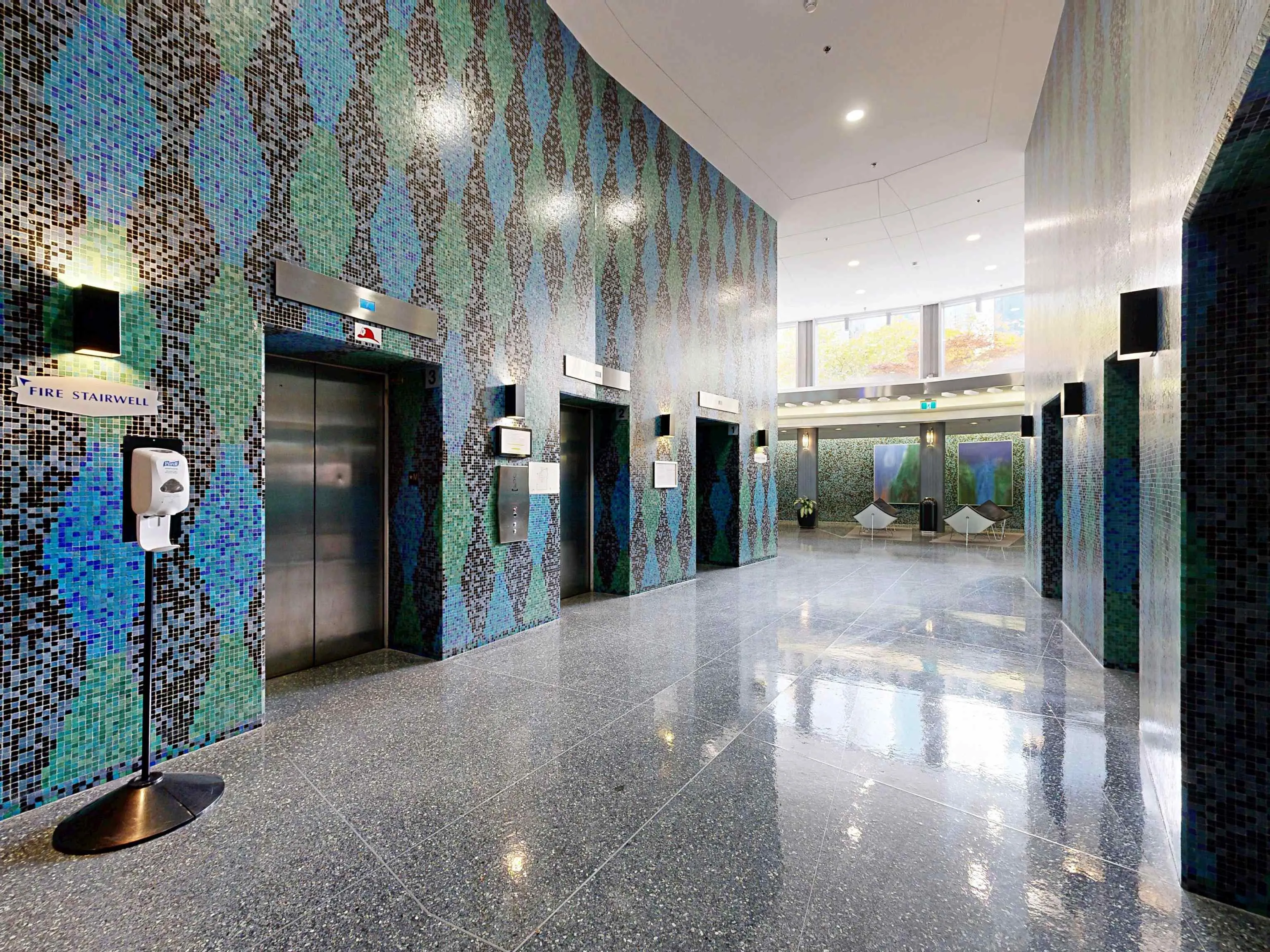 1207 989 Nelson Street