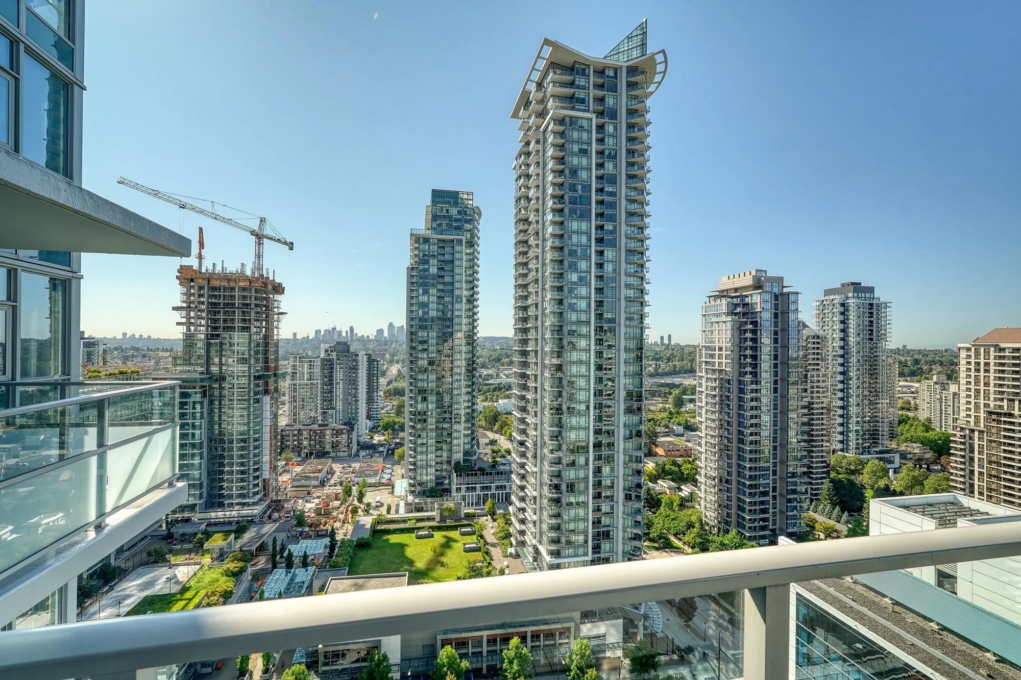 2406 4400 Buchanan Street