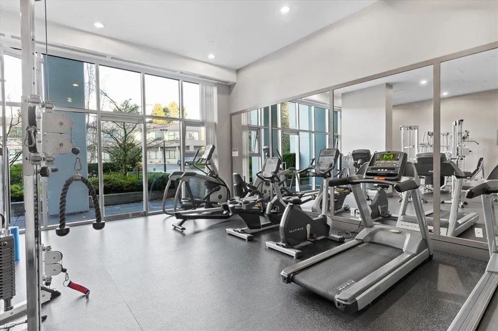 2406 4400 Buchanan Street