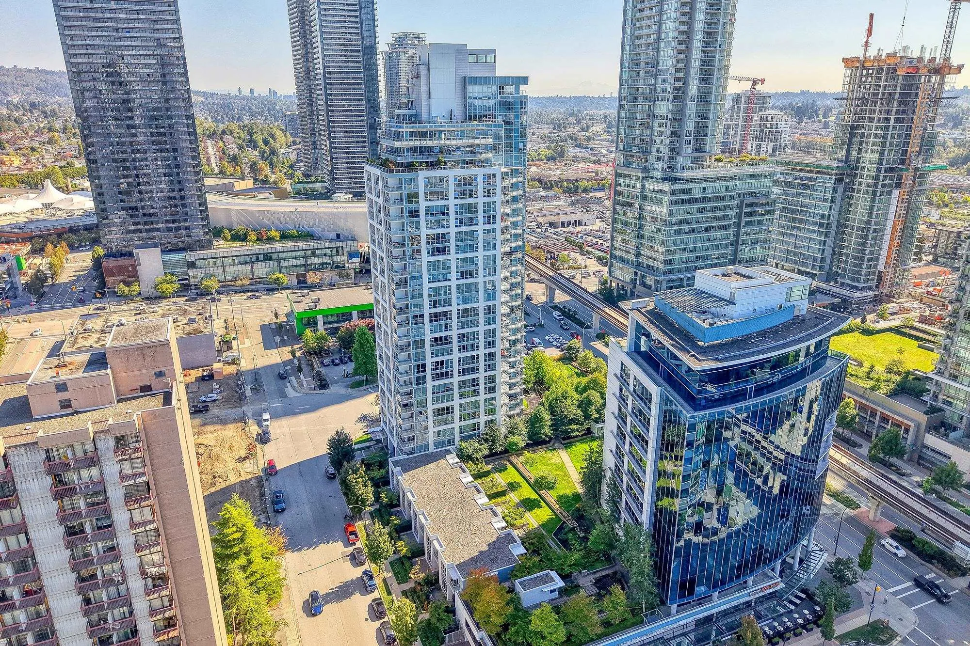 2406 4400 Buchanan Street