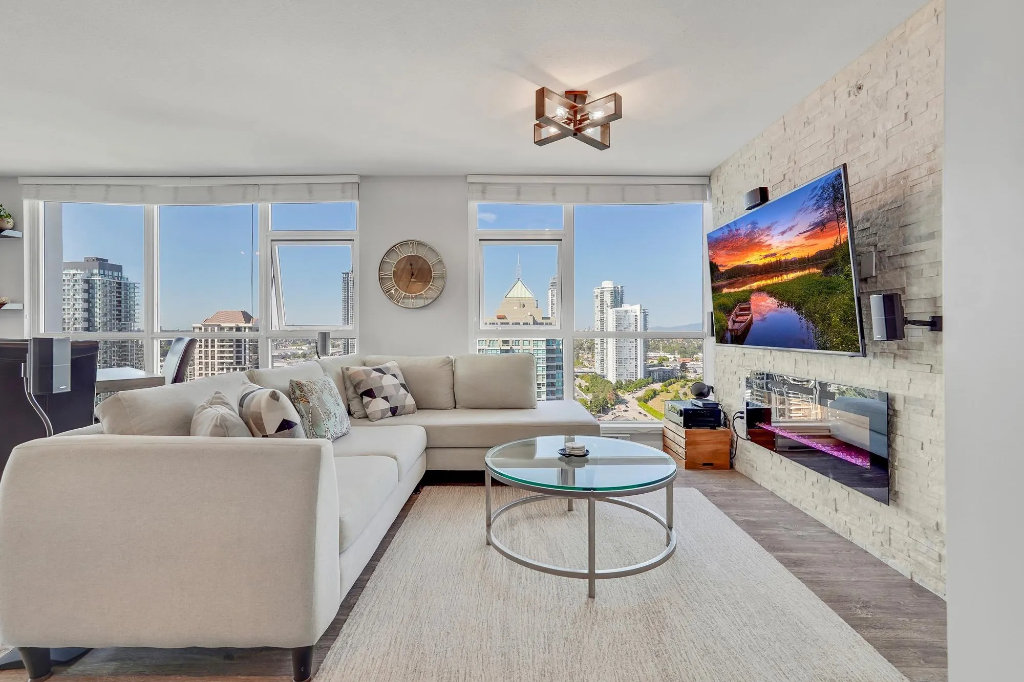 2406 4400 Buchanan Street