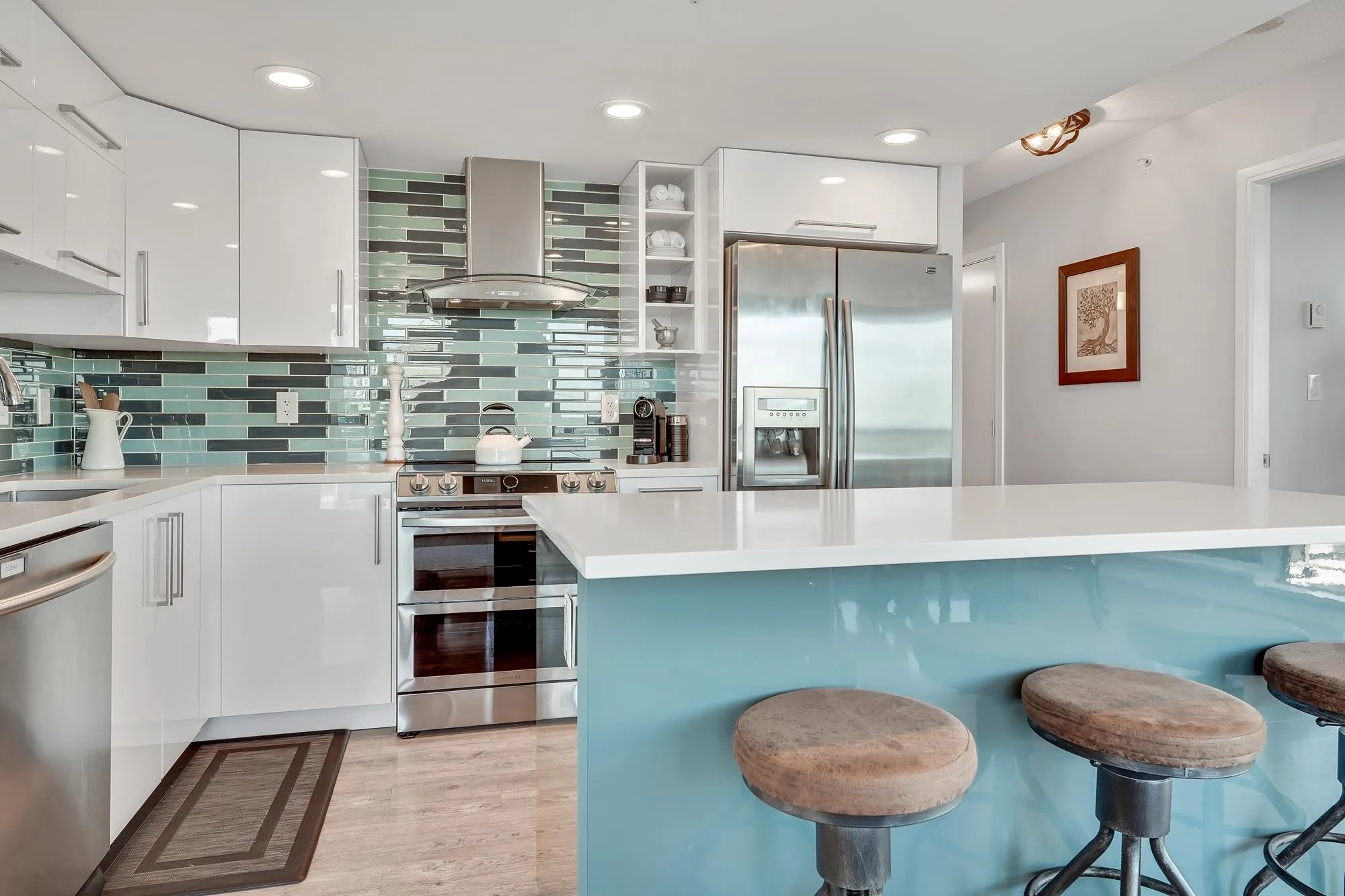 2406 4400 Buchanan Street