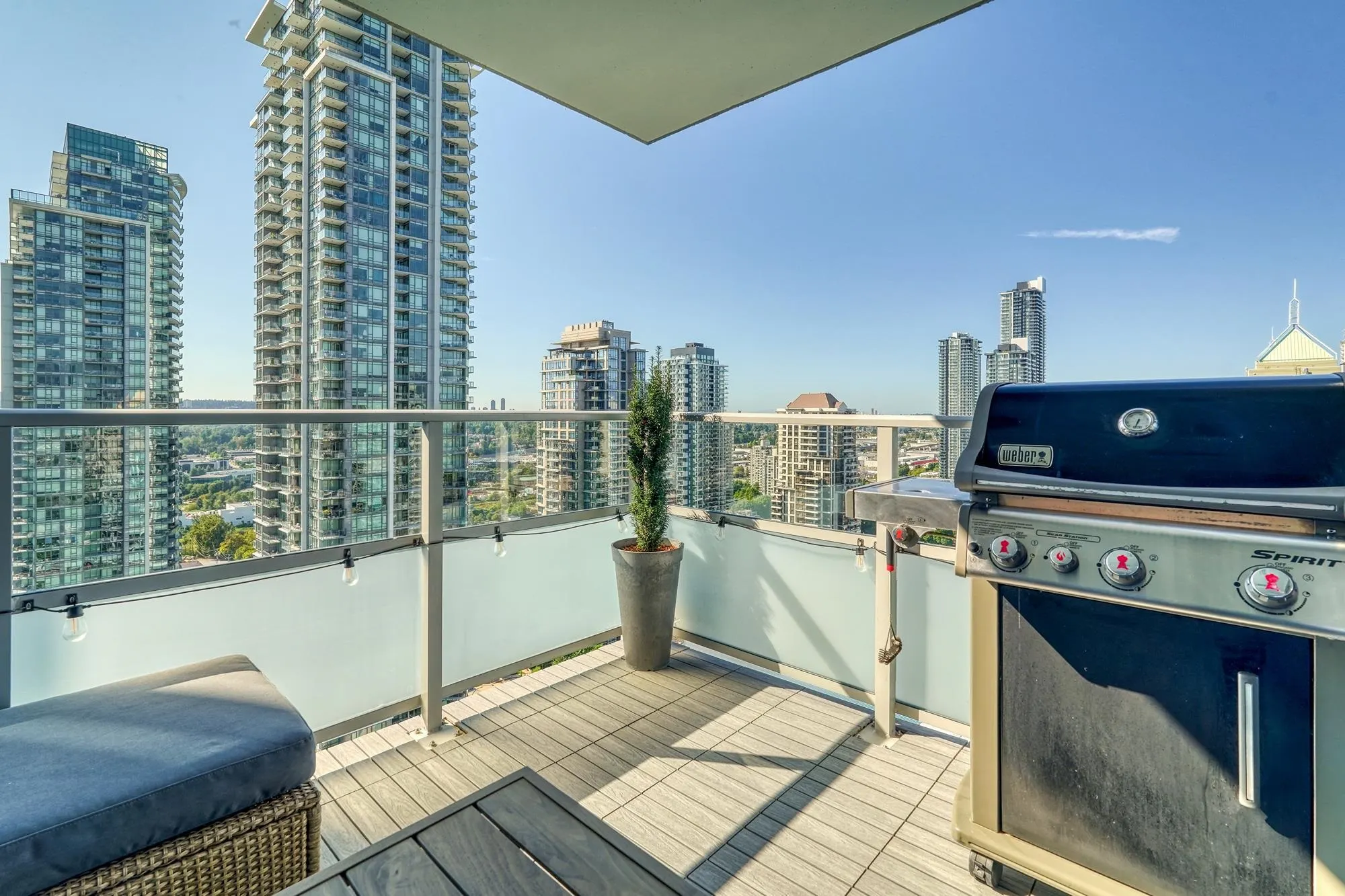 2406 4400 Buchanan Street