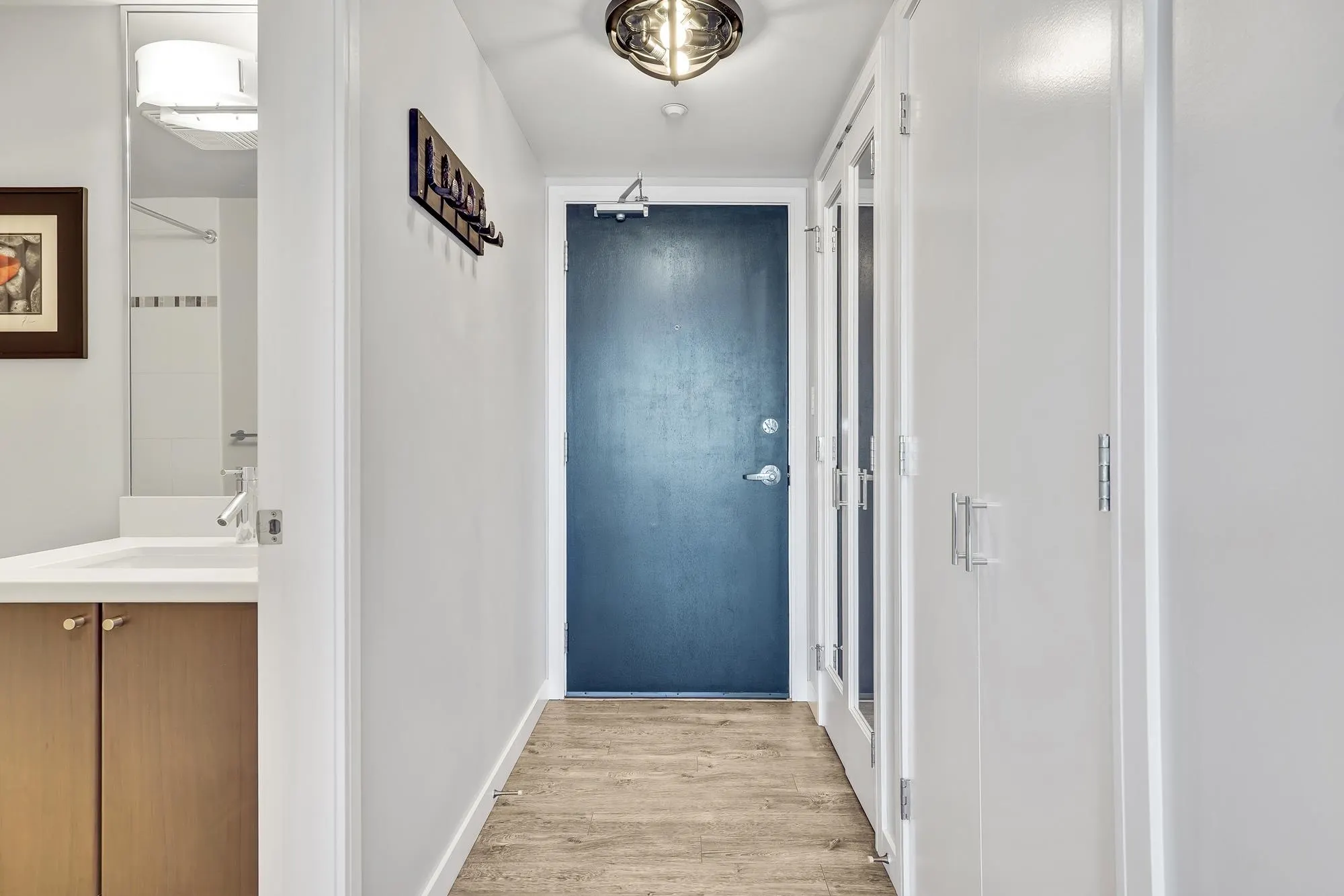 2406 4400 Buchanan Street