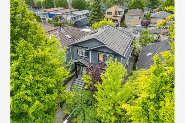 5187 Sherbrooke Street