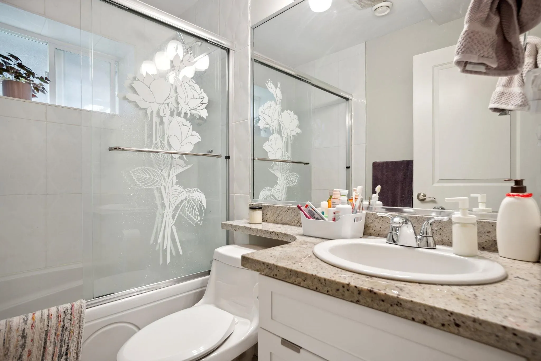 5187 Sherbrooke Street