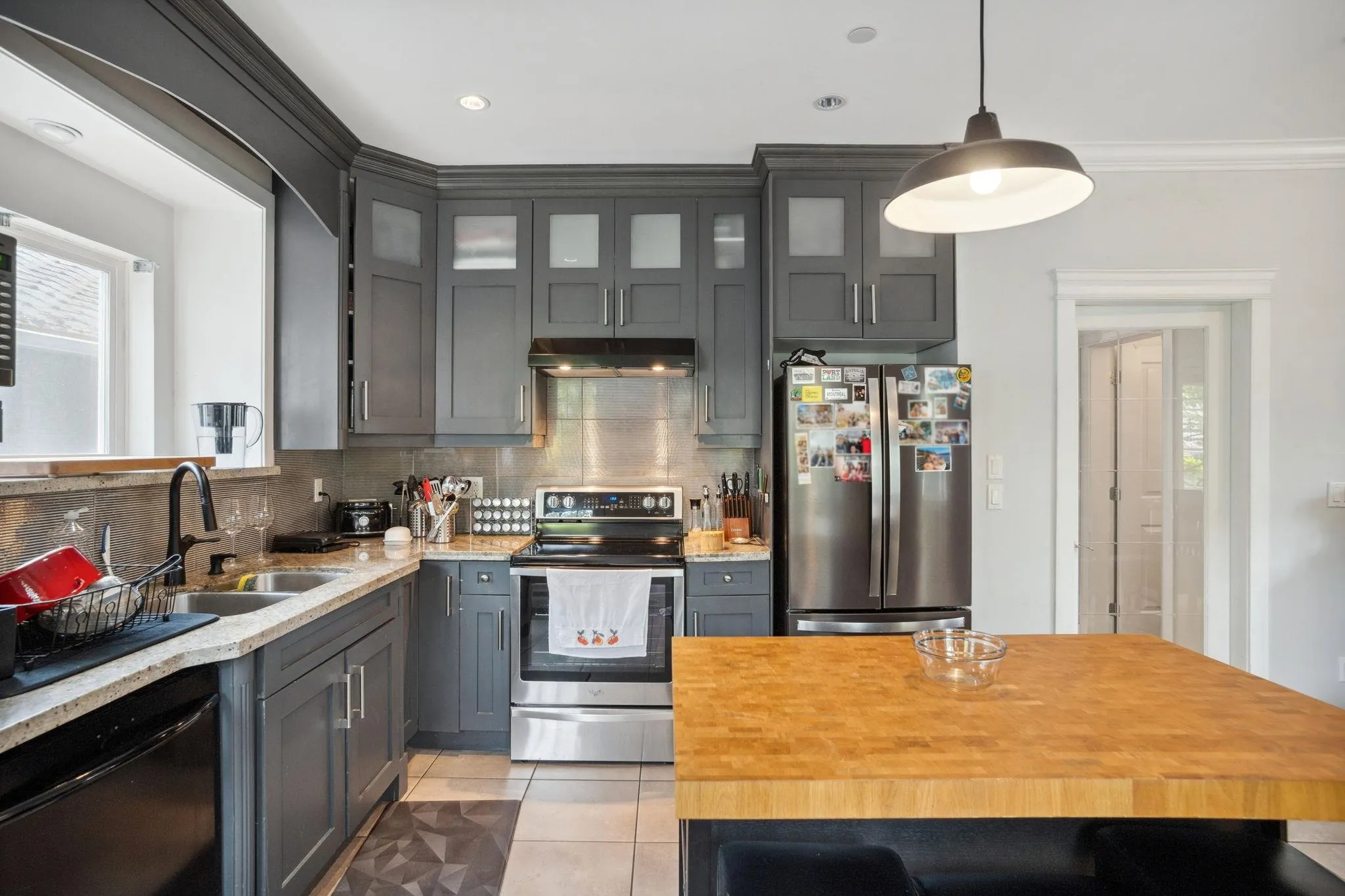 5187 Sherbrooke Street