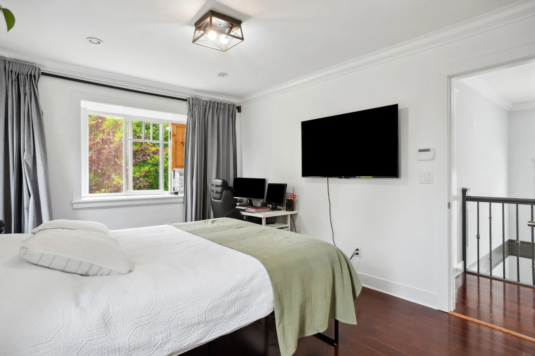 5187 Sherbrooke Street