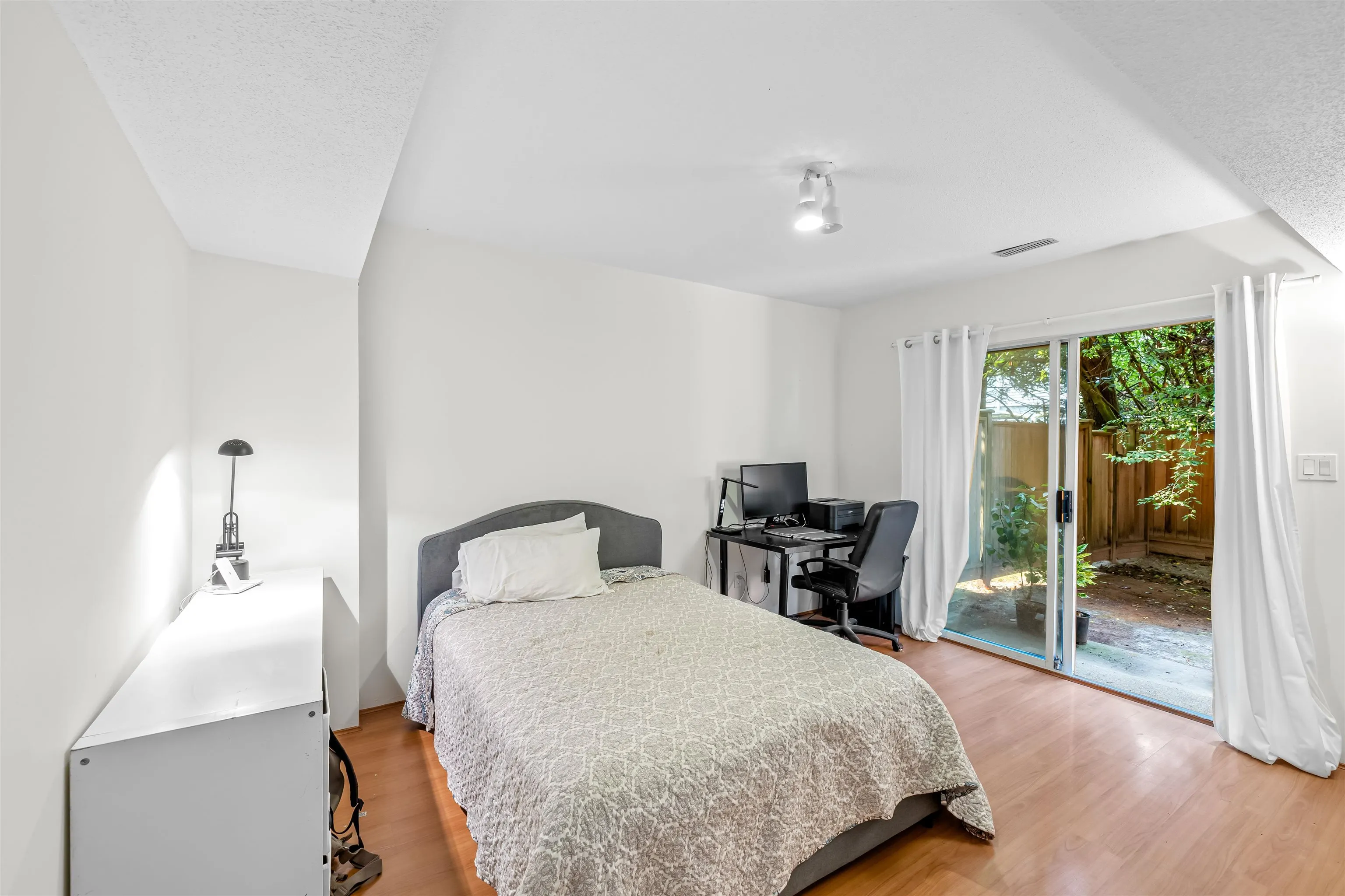 11 8751 Bennett Road