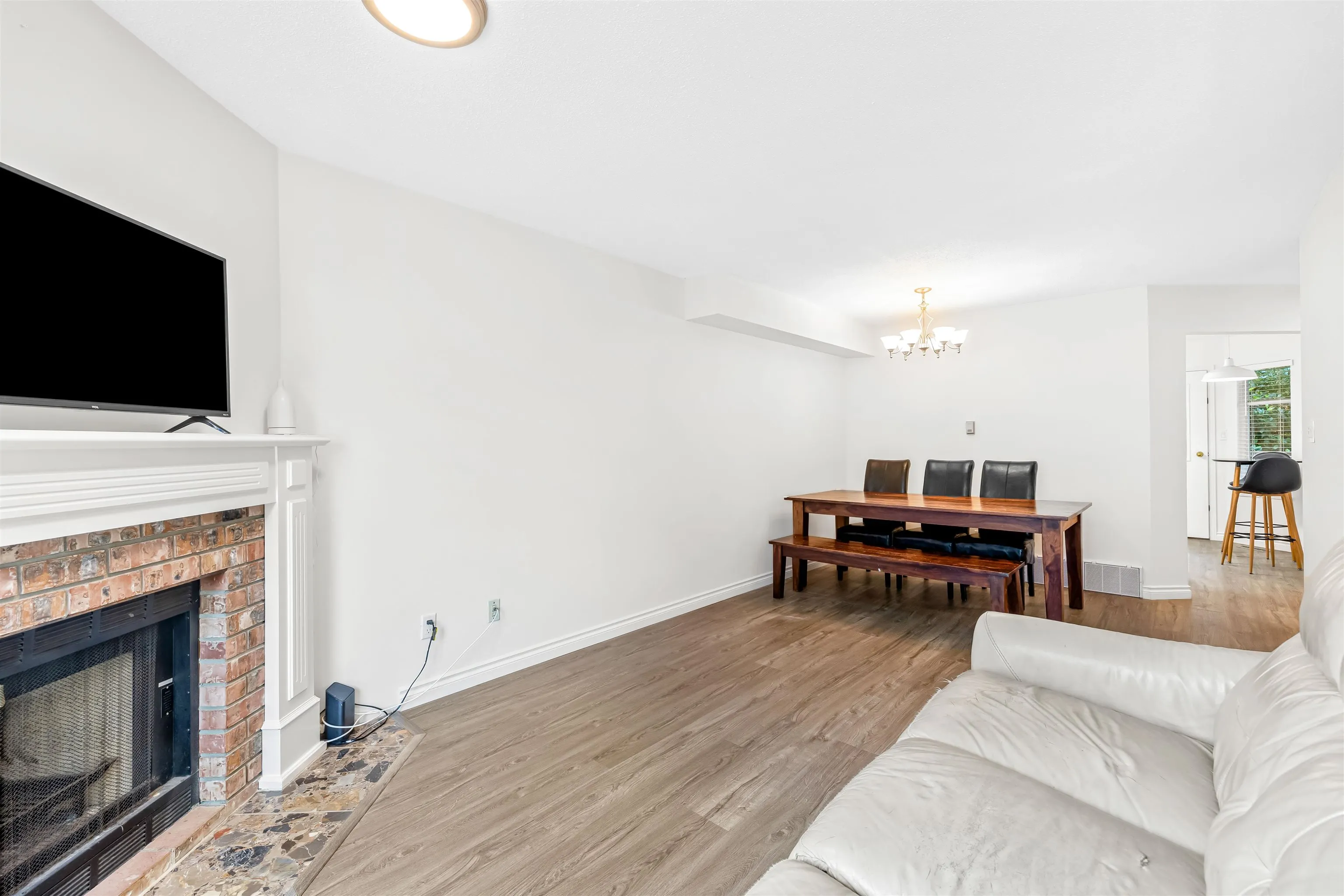 11 8751 Bennett Road