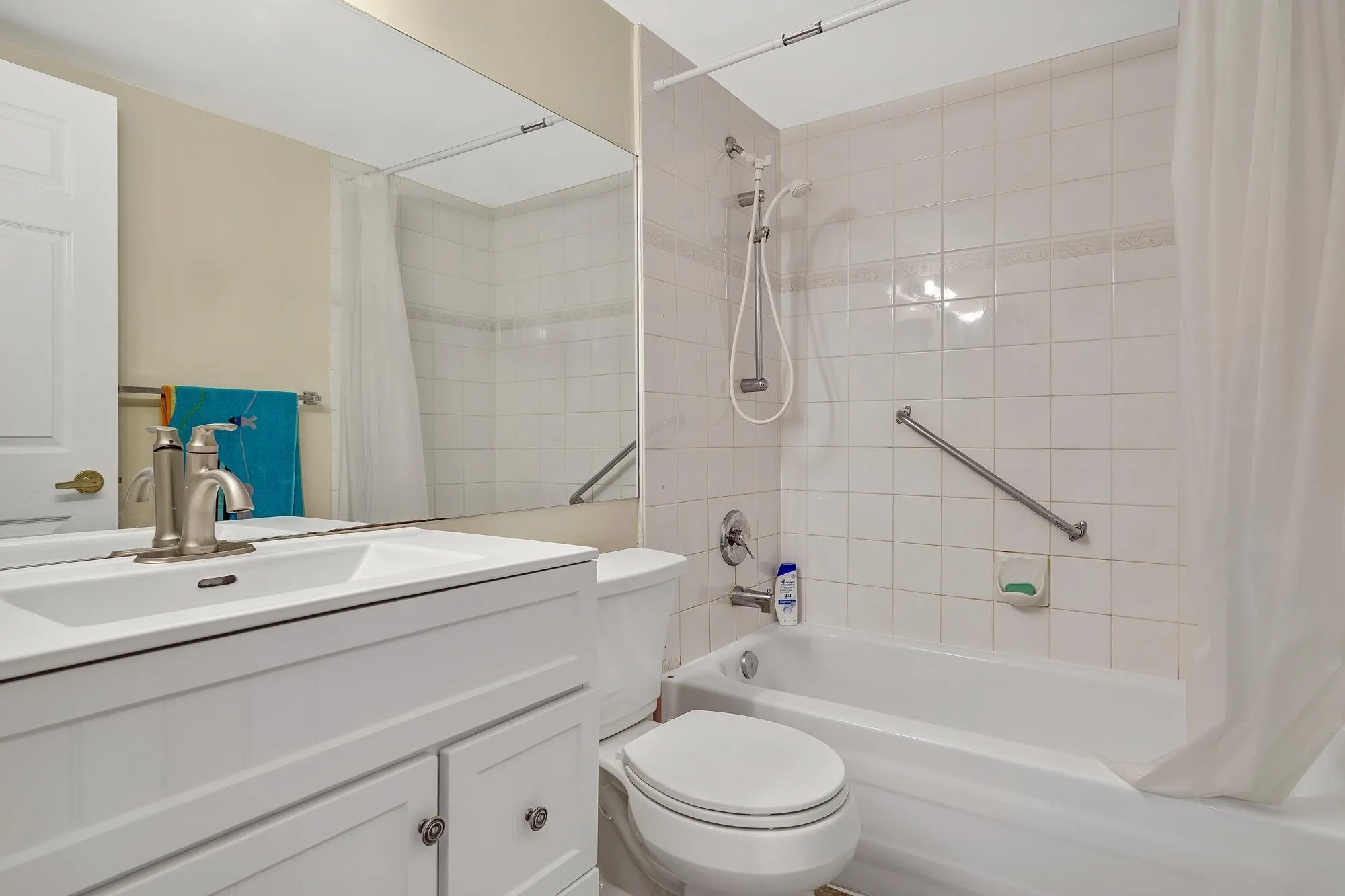 211 3624 Fraser Street