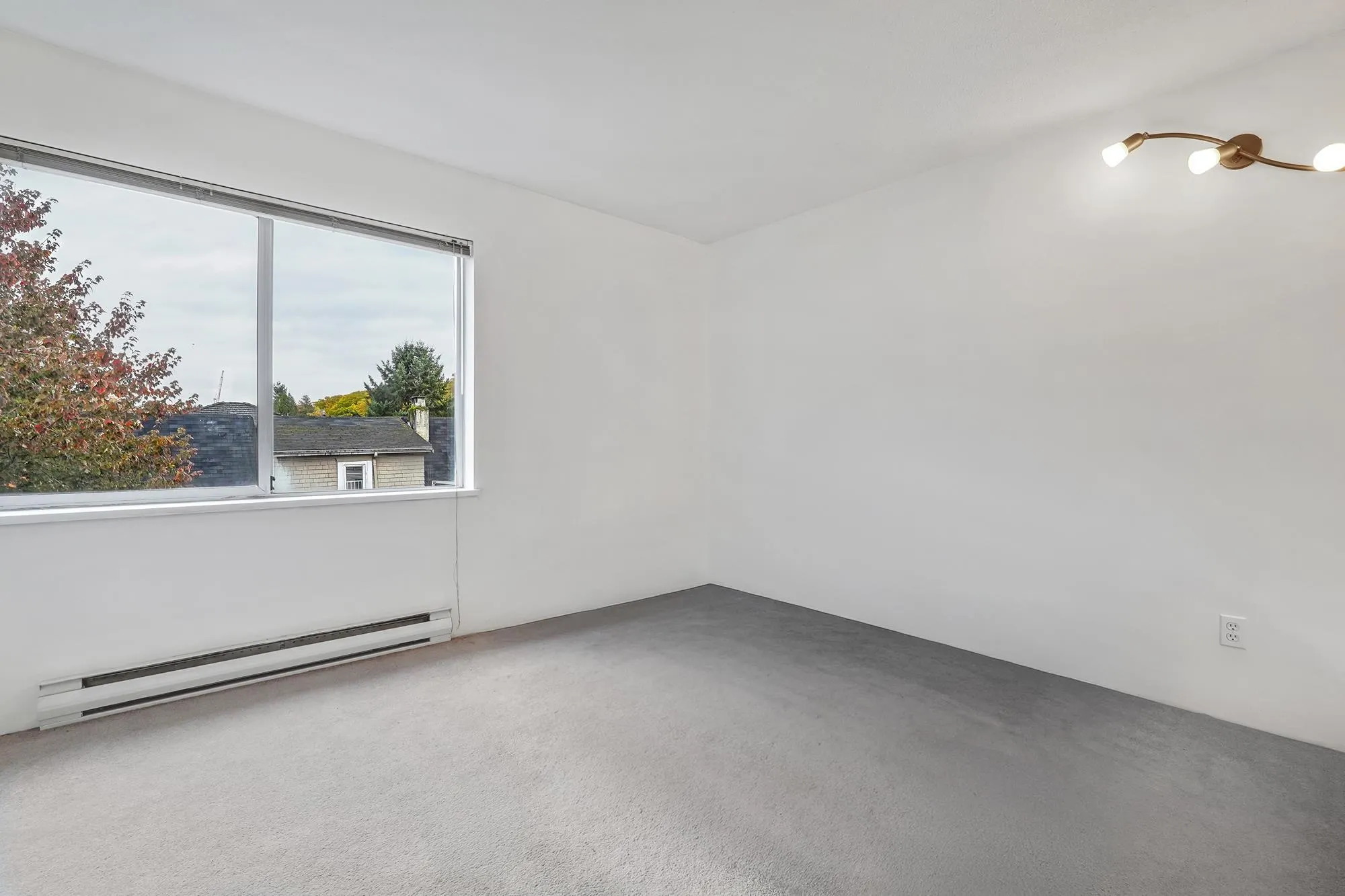 211 3624 Fraser Street