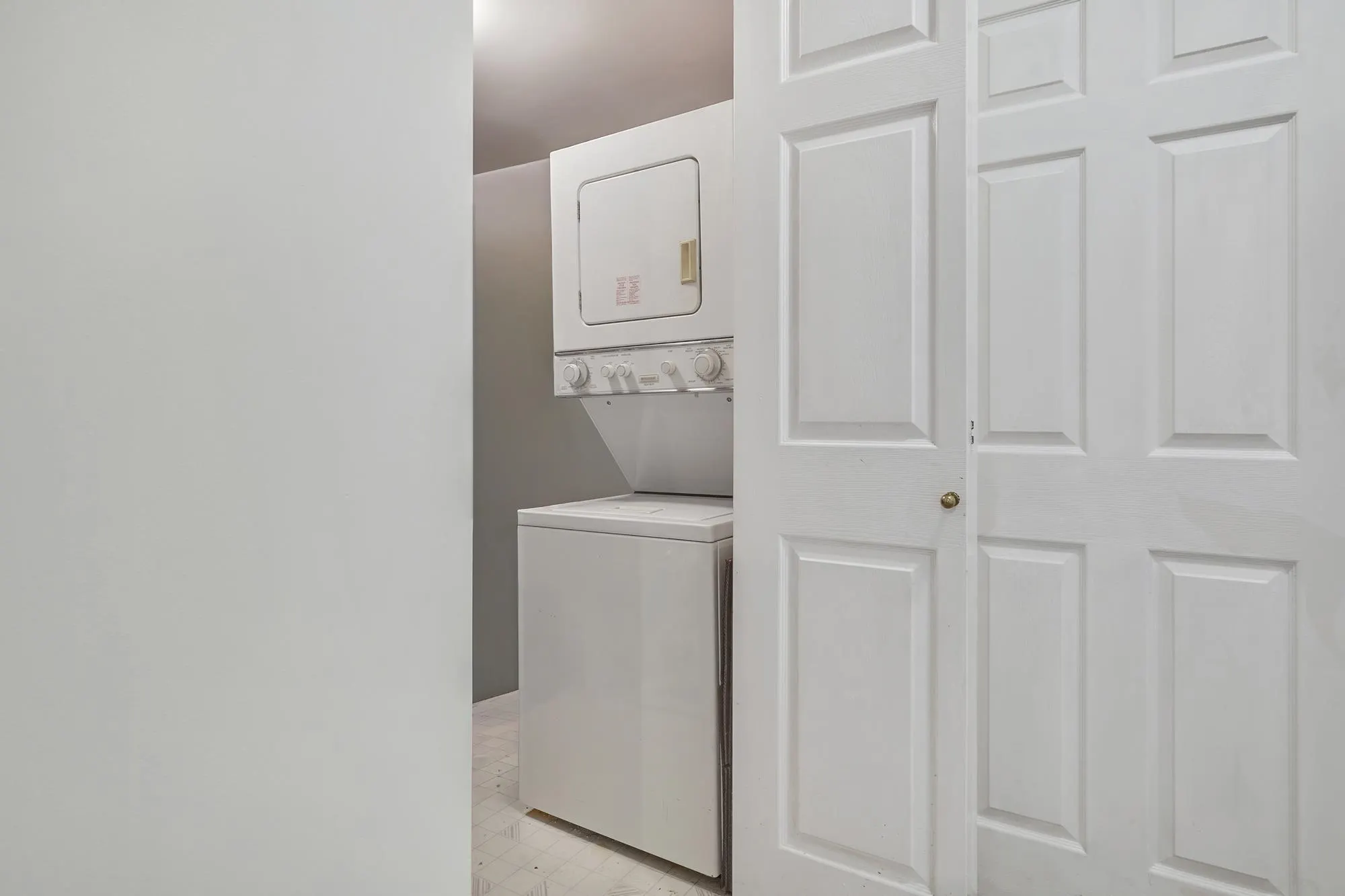 211 3624 Fraser Street