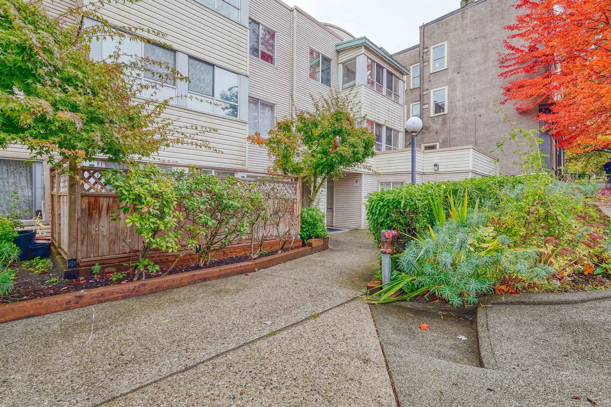 211 3624 Fraser Street