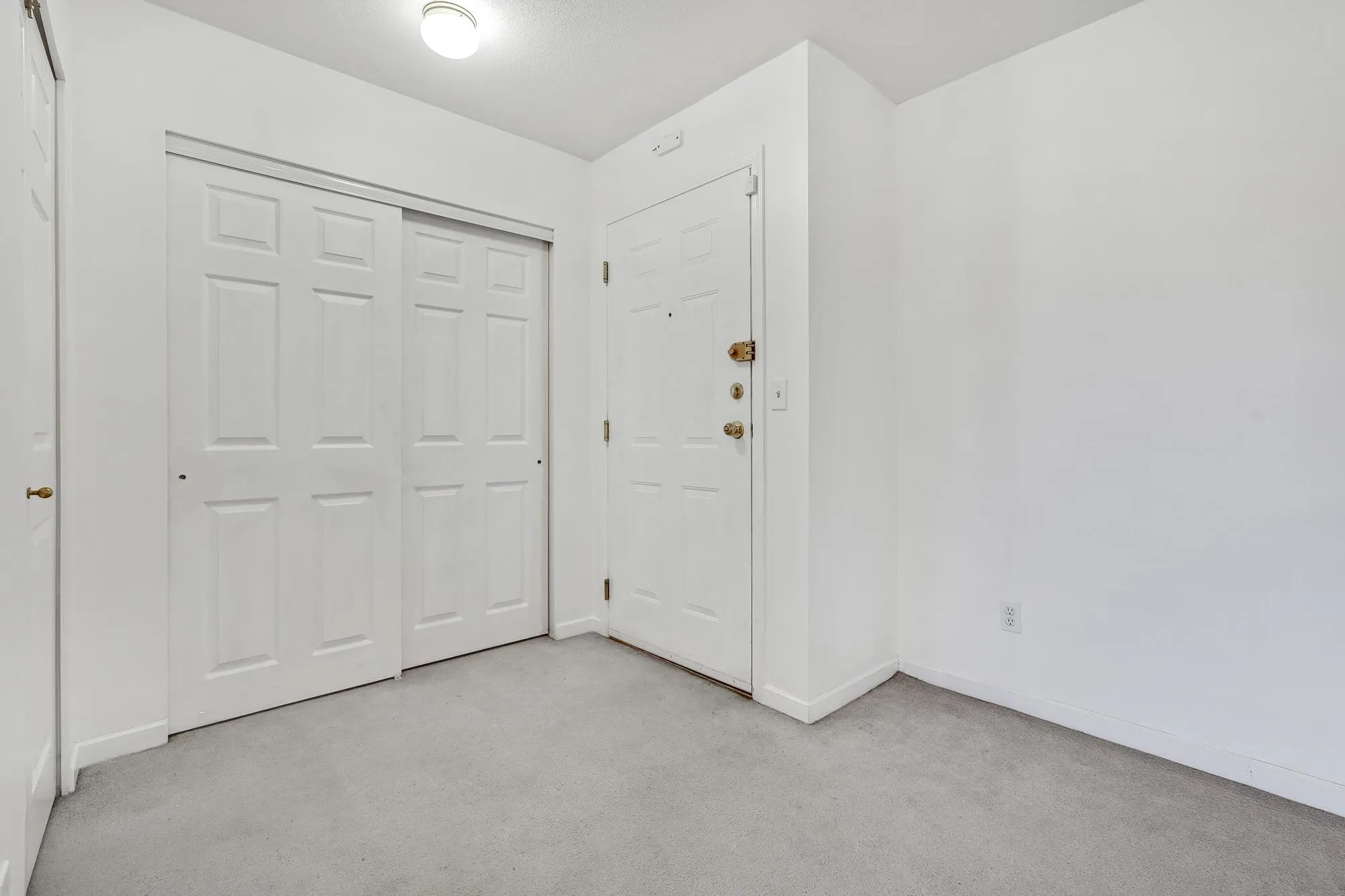 211 3624 Fraser Street