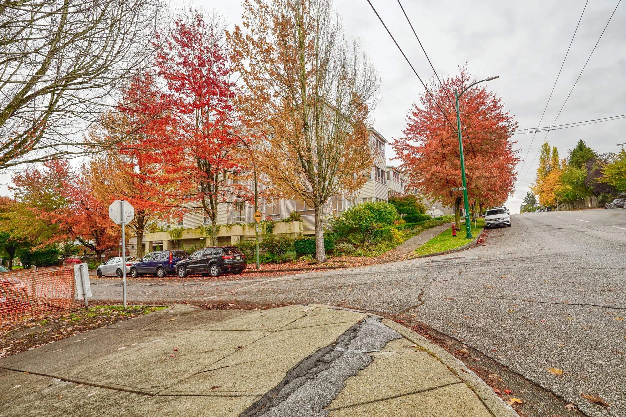 211 3624 Fraser Street