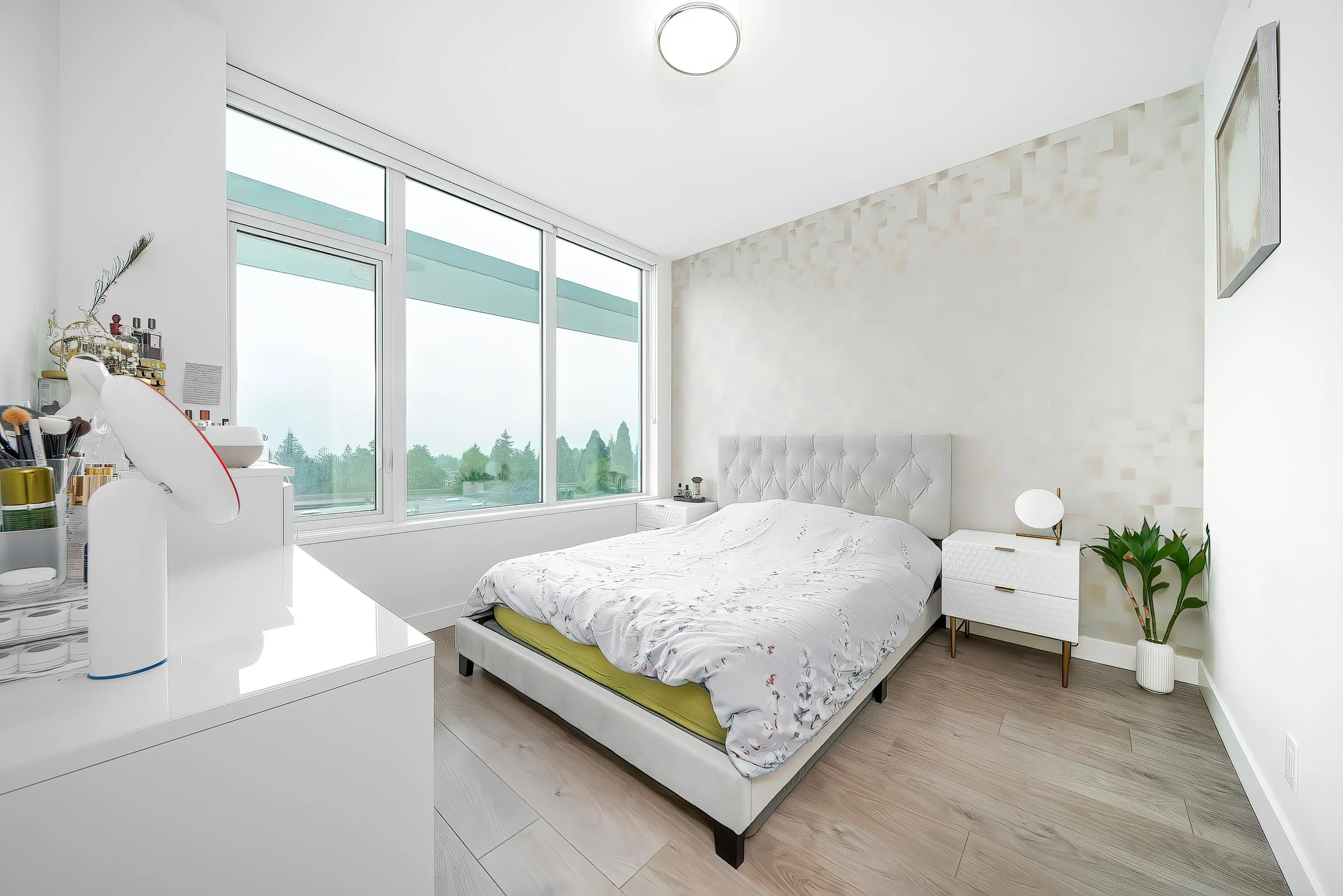 704 5051 Imperial Street