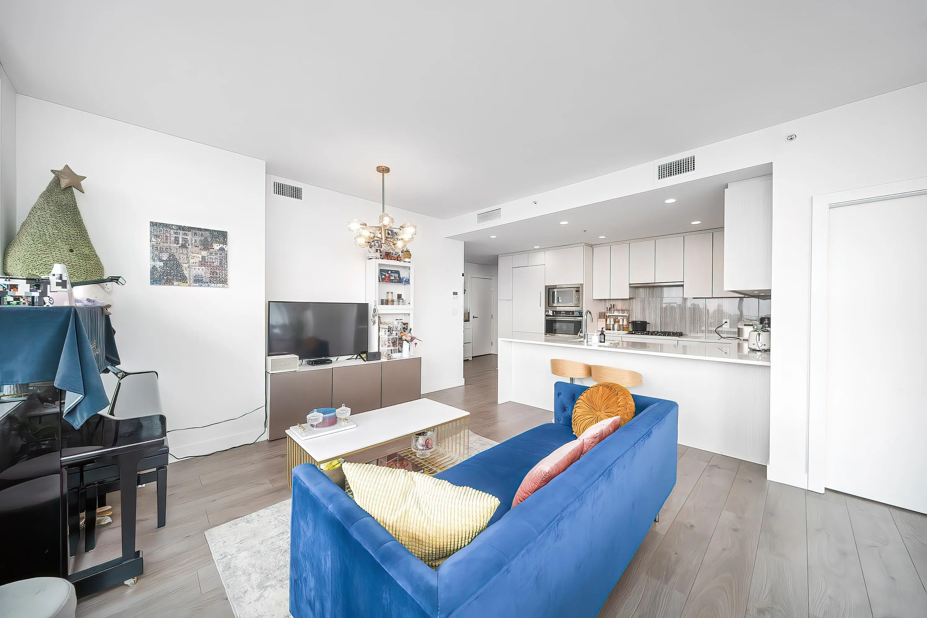 704 5051 Imperial Street