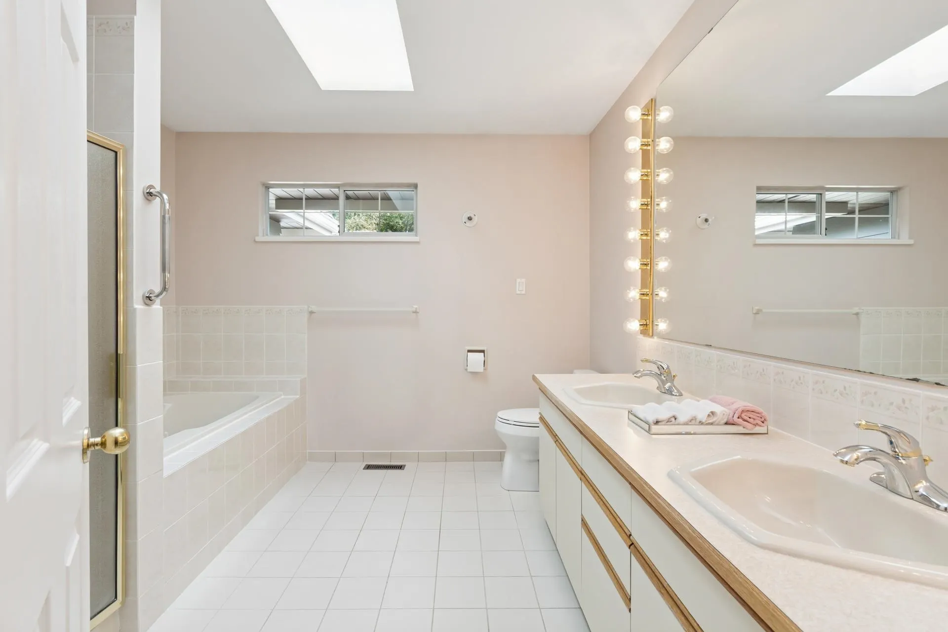 5685 Nancy Greene Way