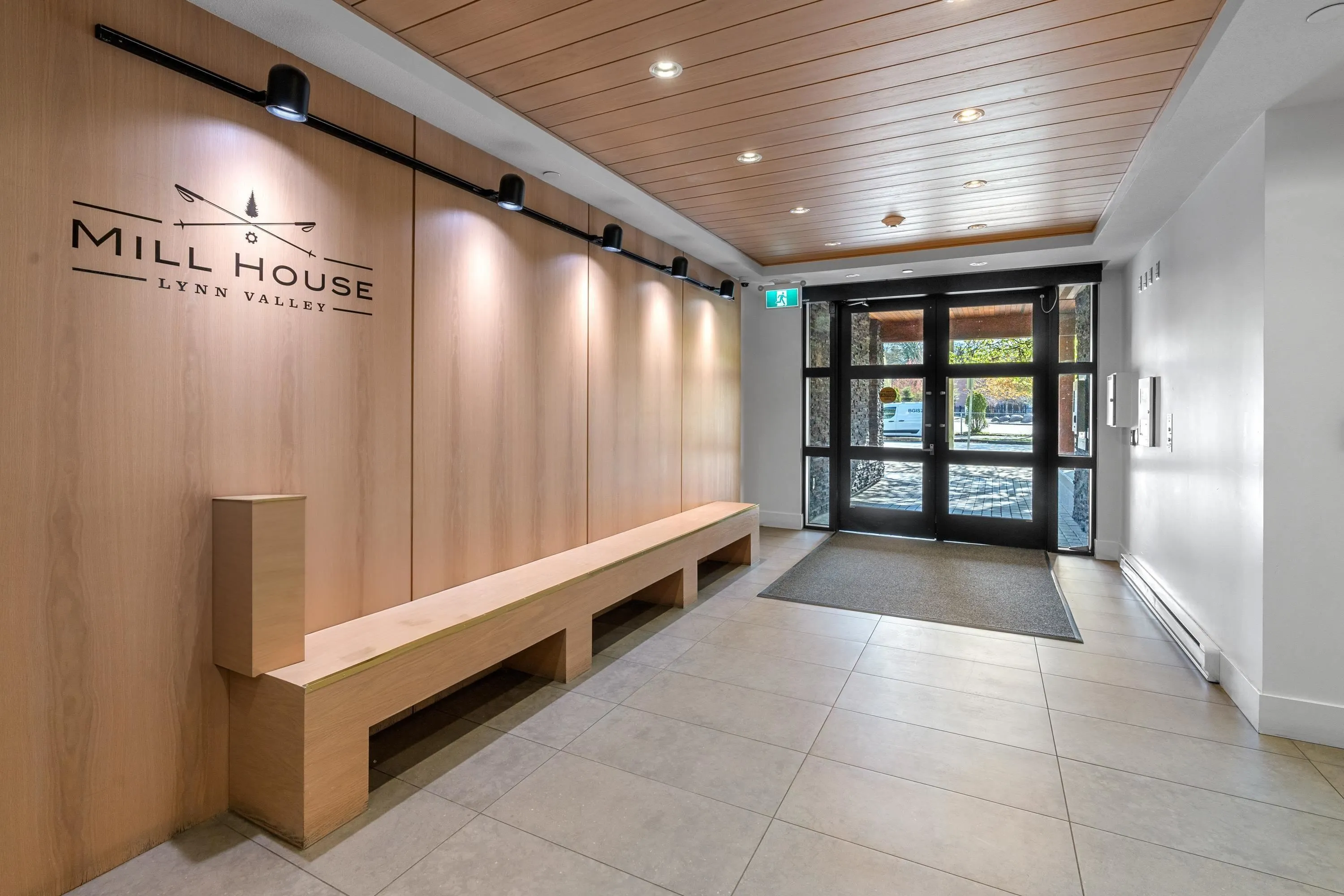 207 3205 Mountain Highway