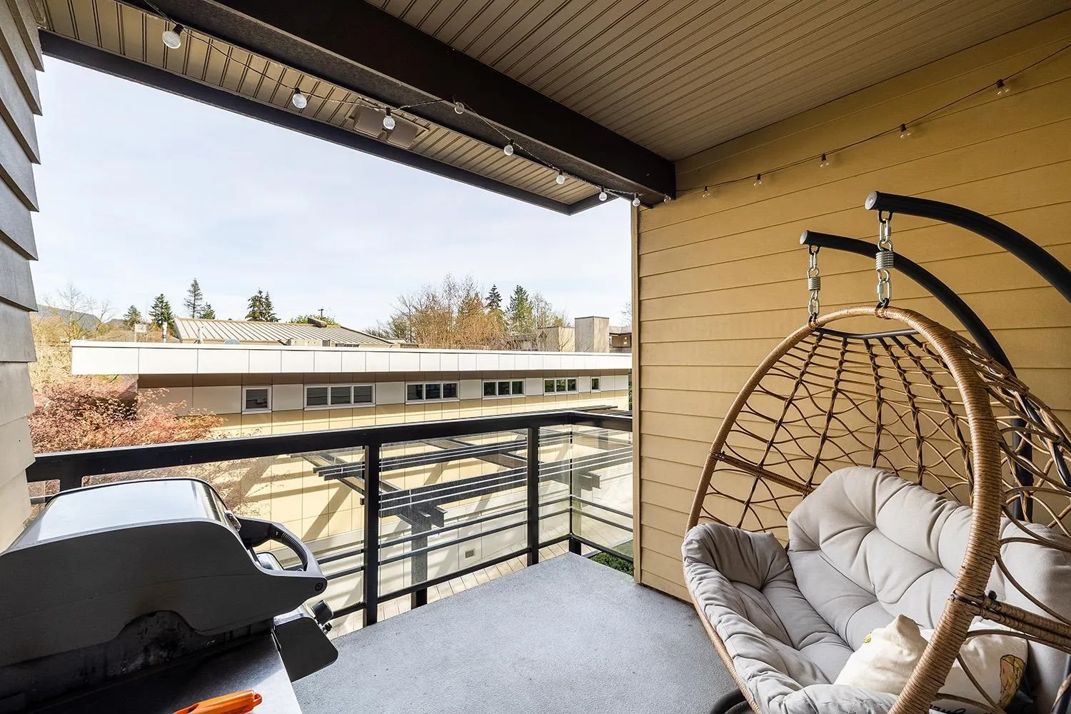 207 3205 Mountain Highway