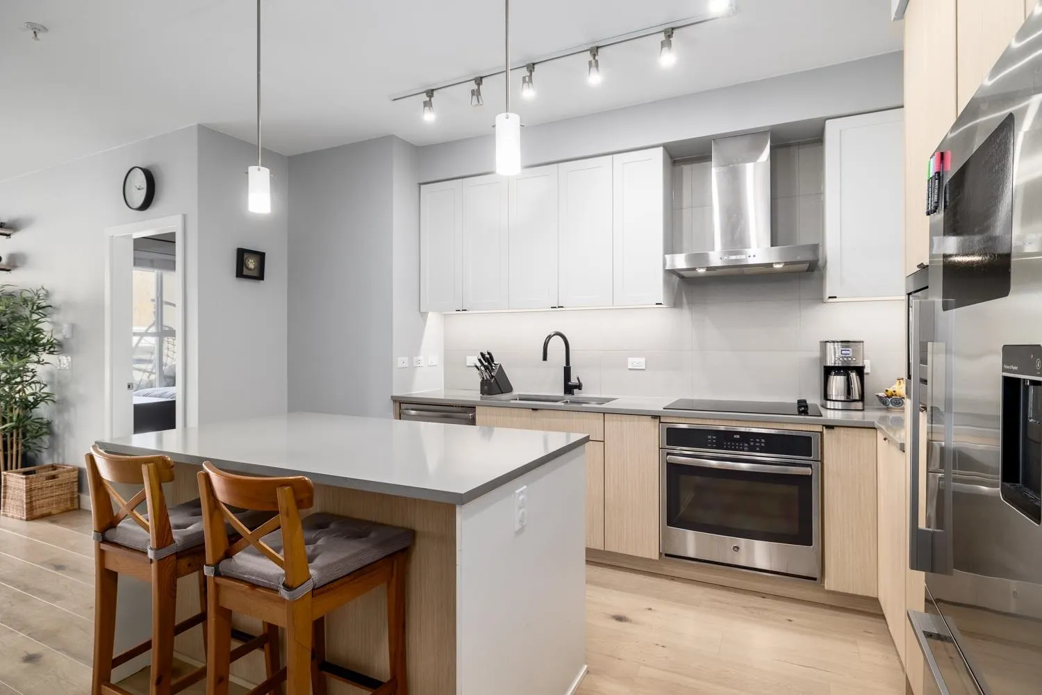 207 3205 Mountain Highway