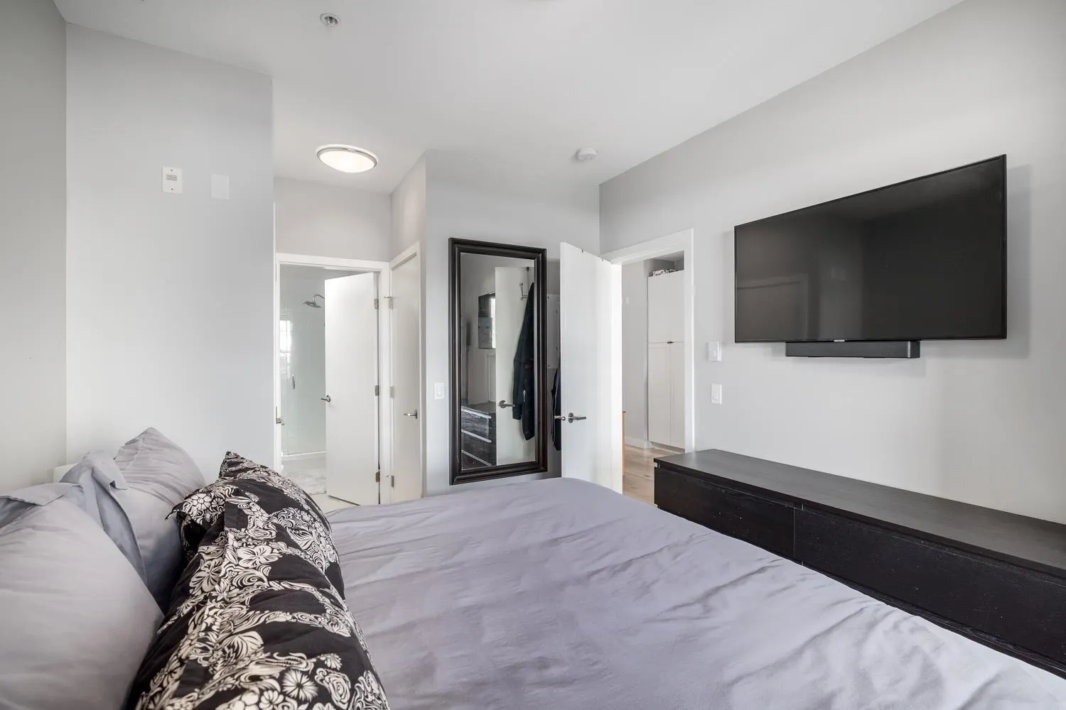 207 3205 Mountain Highway