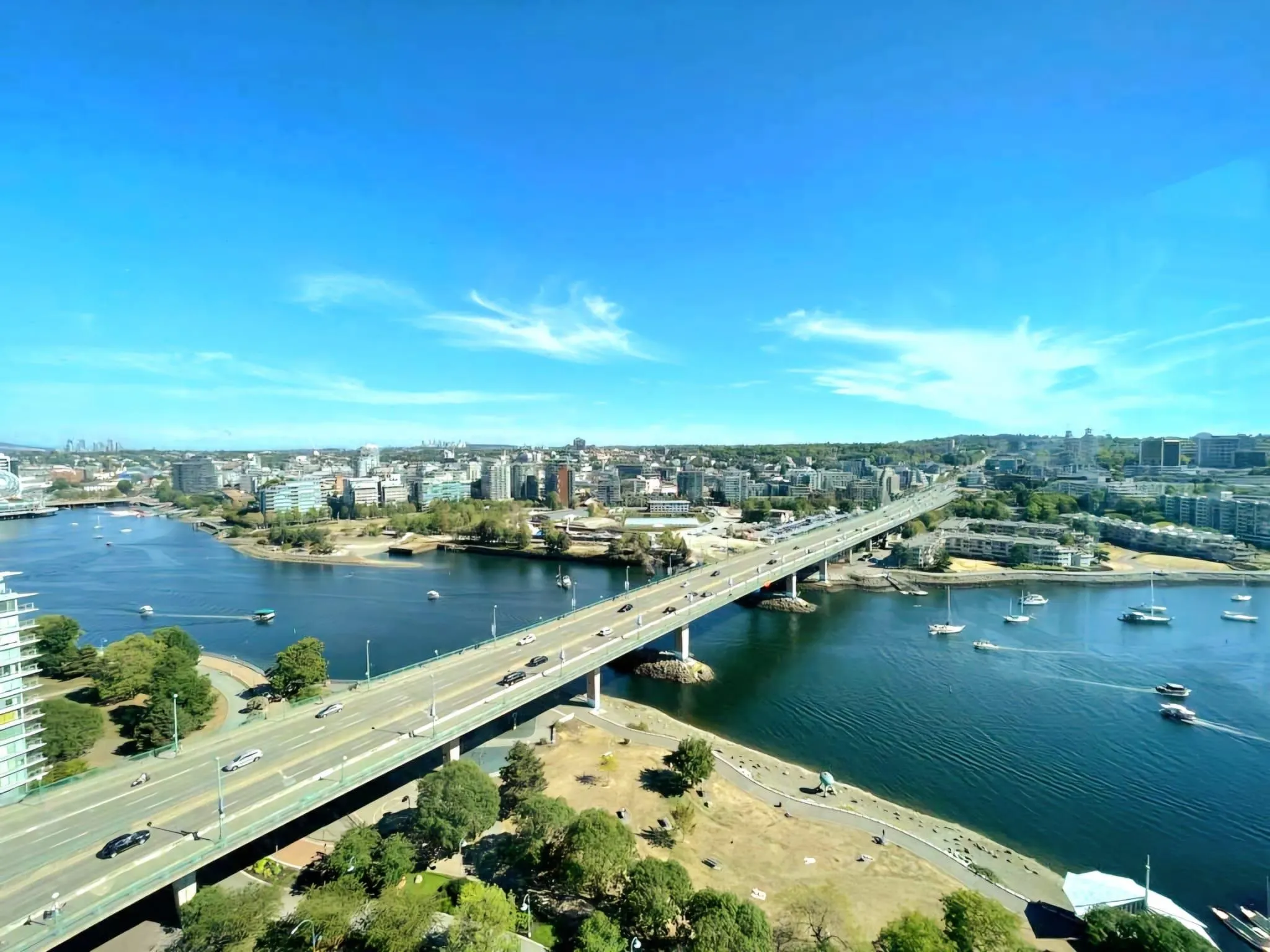 2803 1033 Marinaside Crescent