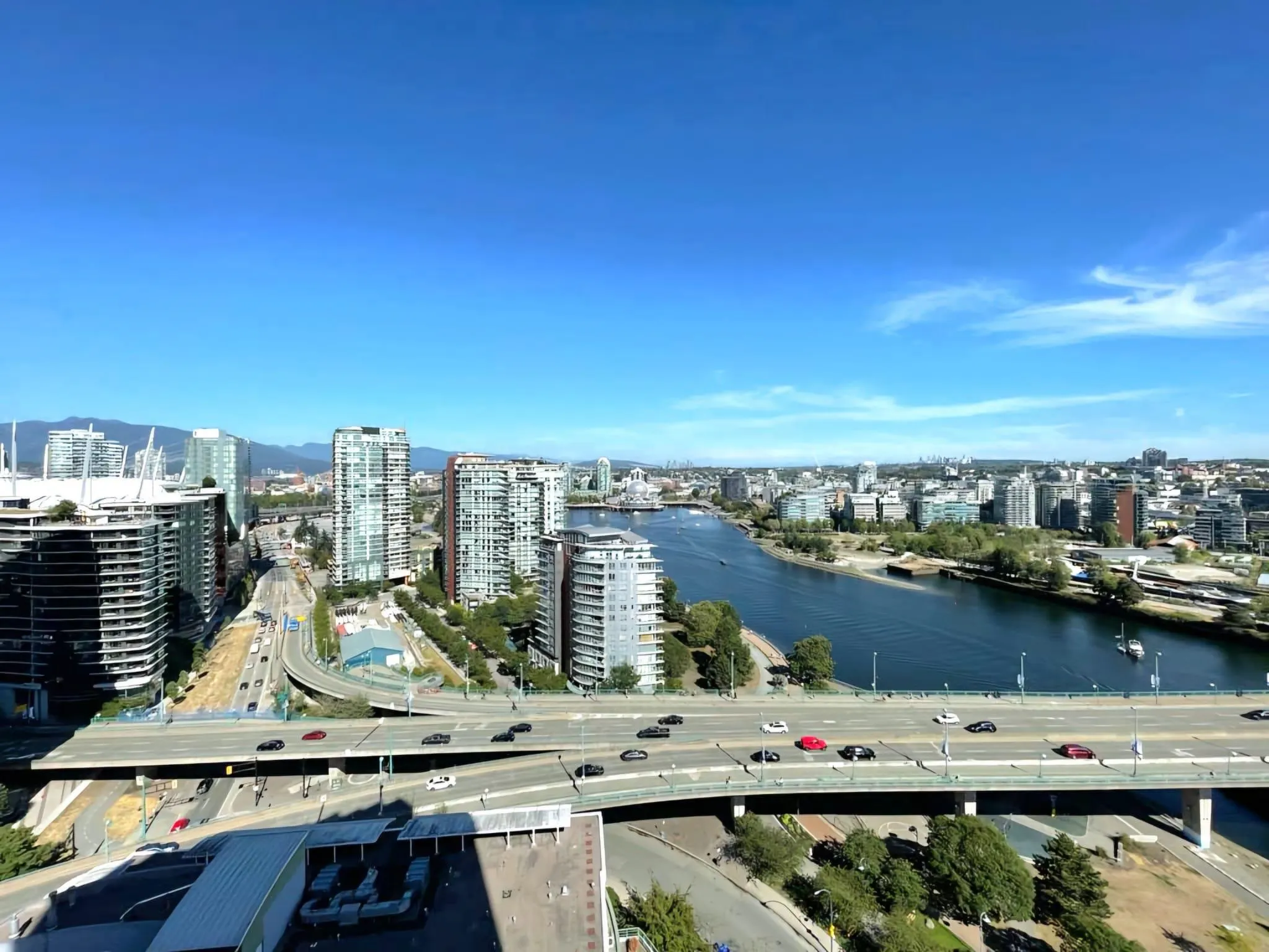 2803 1033 Marinaside Crescent