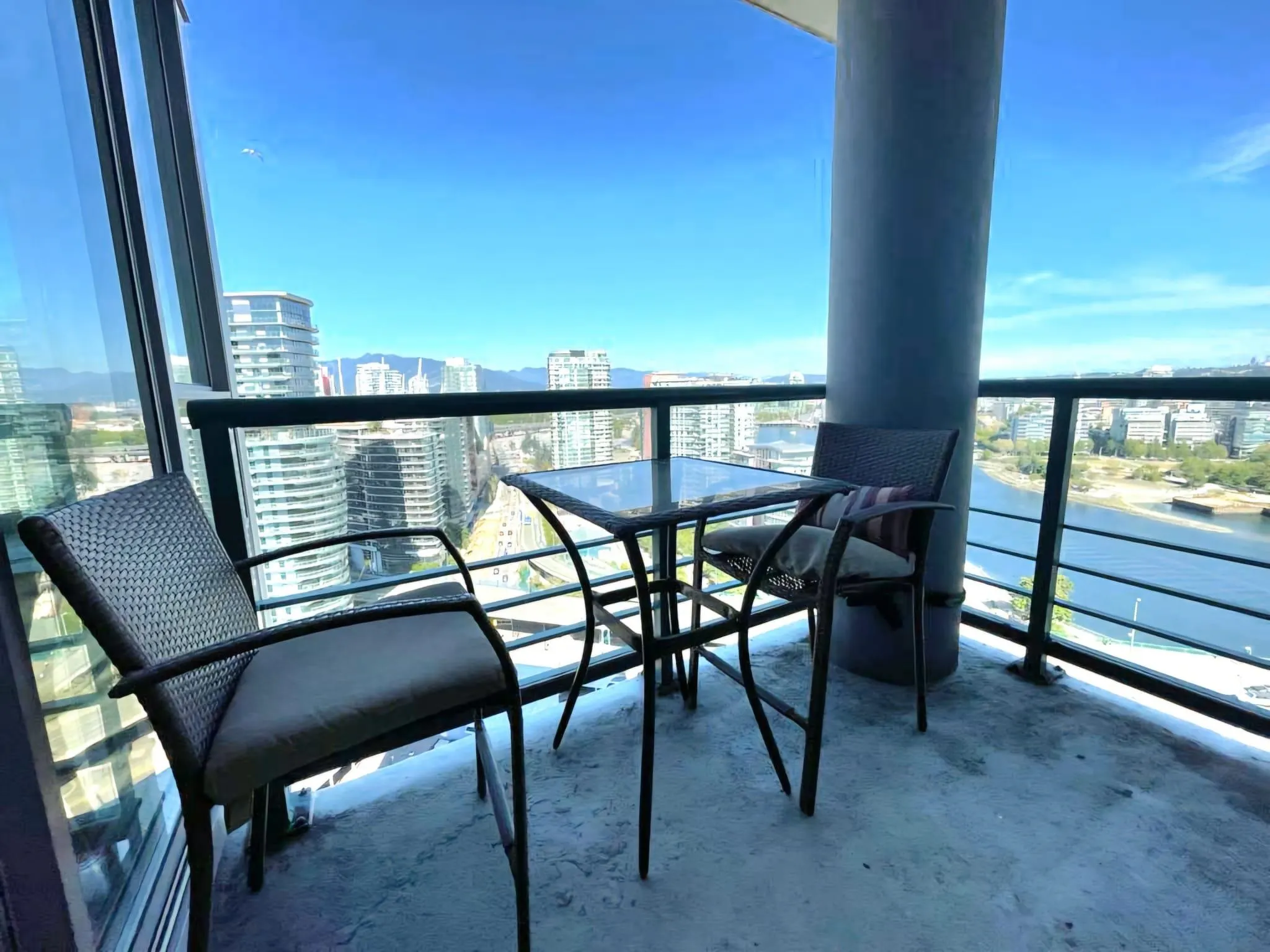 2803 1033 Marinaside Crescent