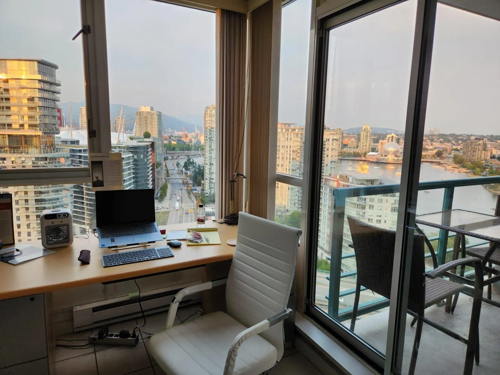 2803 1033 Marinaside Crescent