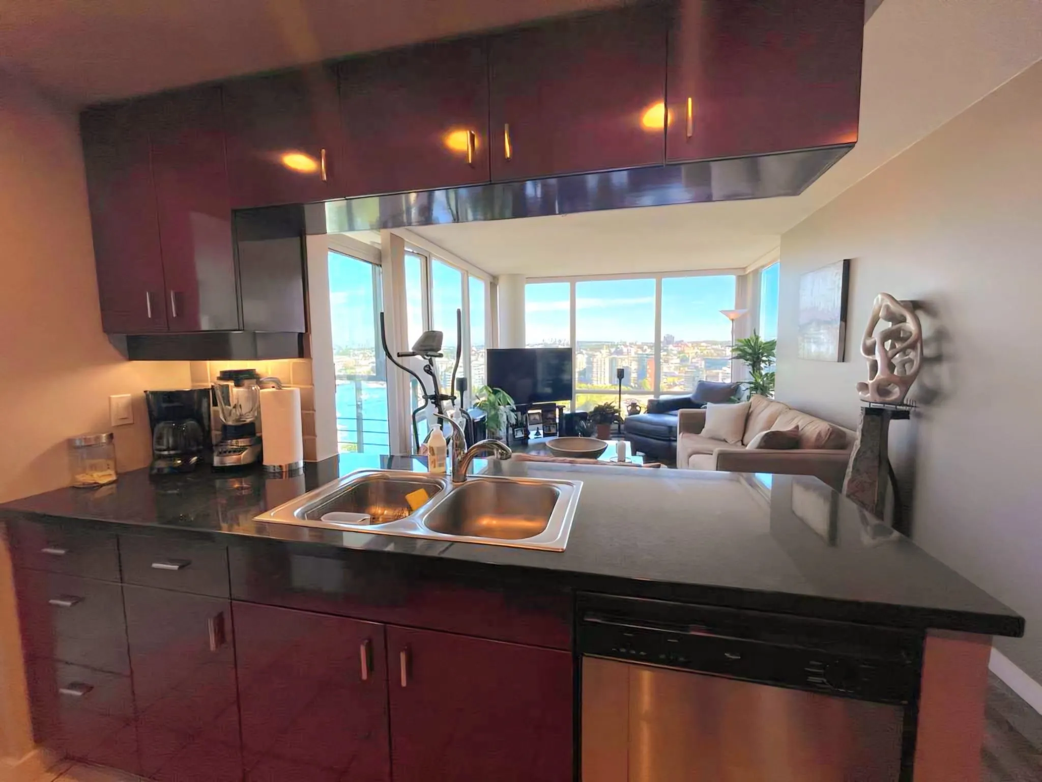 2803 1033 Marinaside Crescent