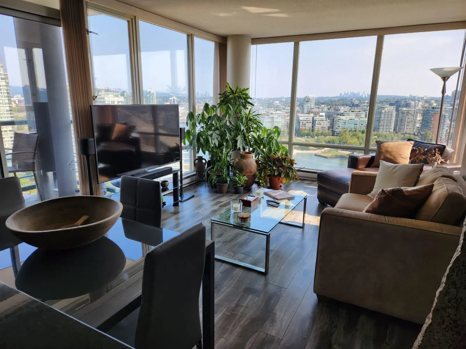 2803 1033 Marinaside Crescent