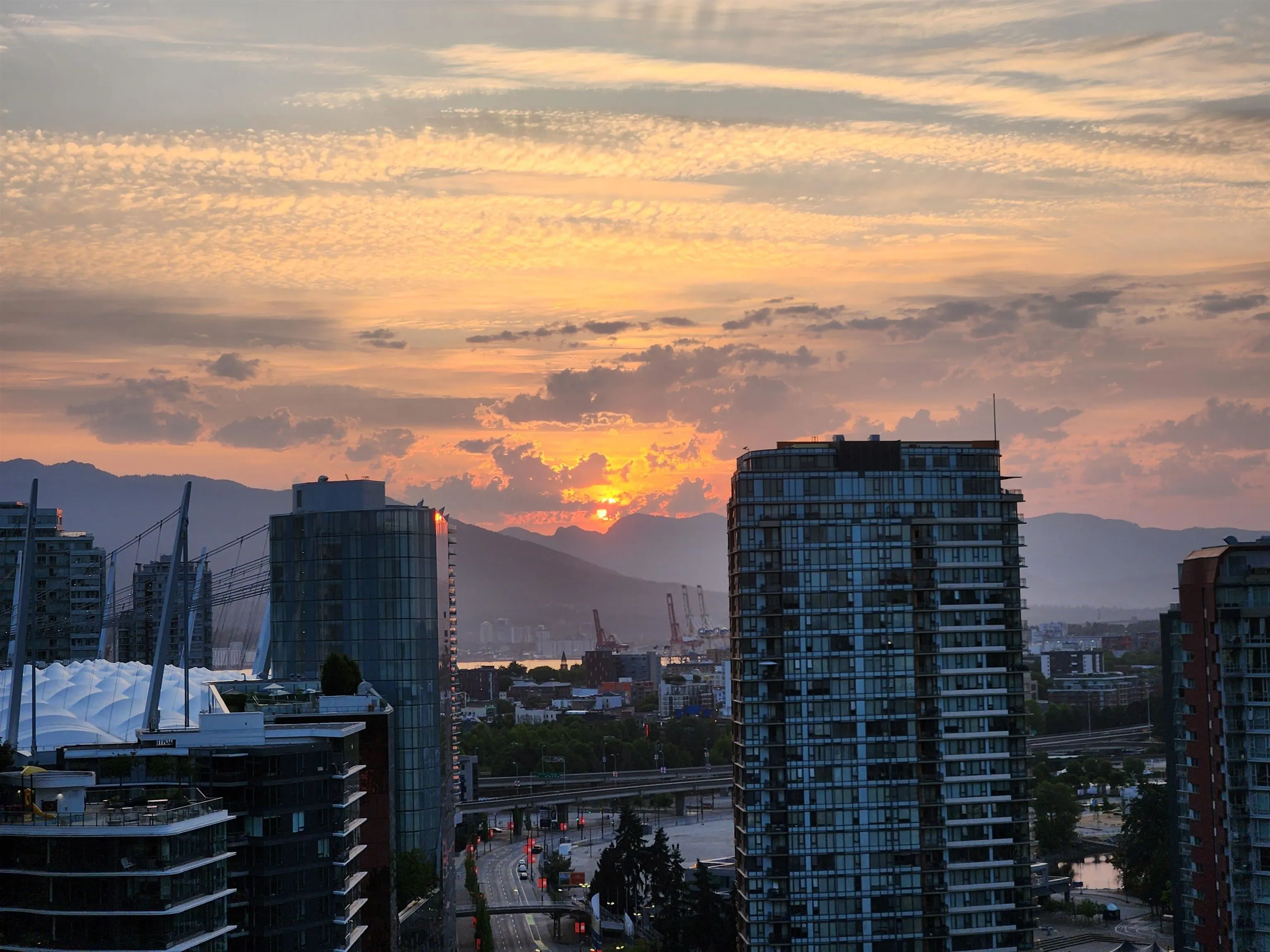 2803 1033 Marinaside Crescent