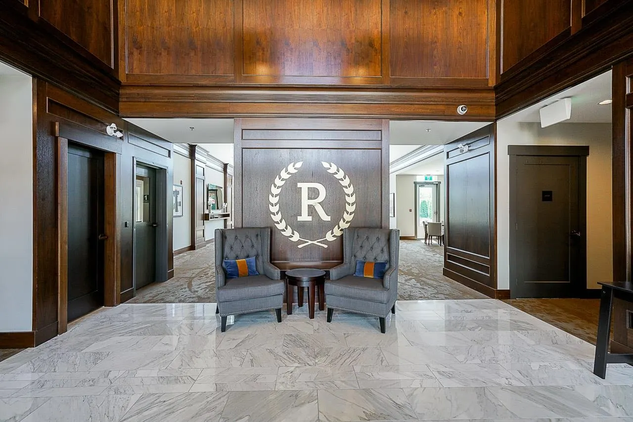 #421 3323 151 Street