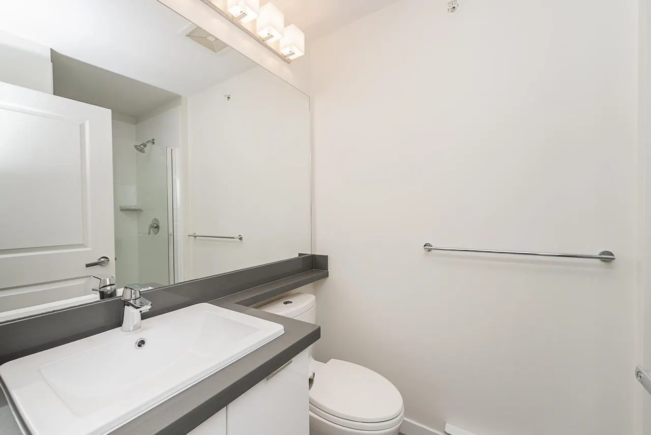 #421 3323 151 Street