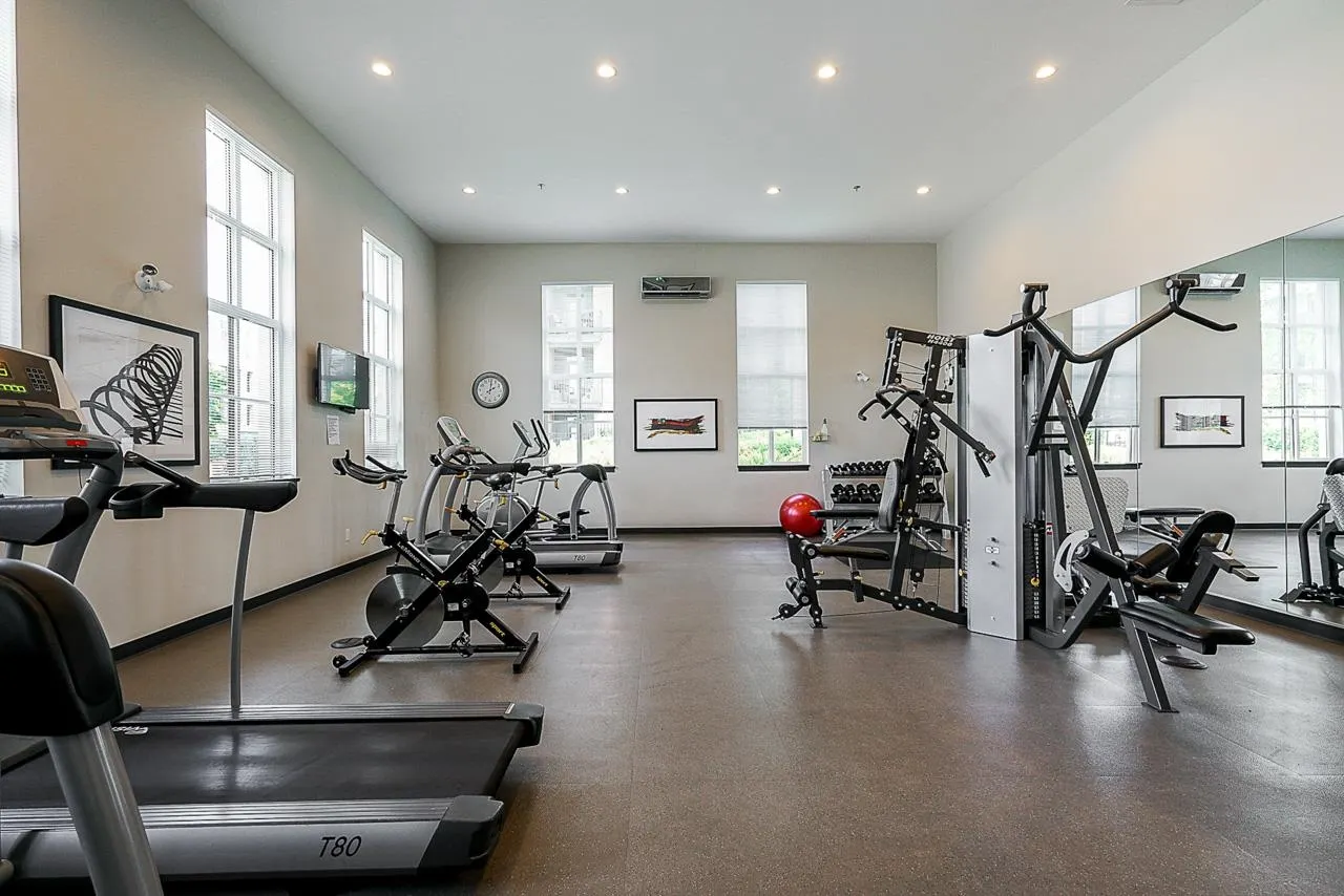 #421 3323 151 Street