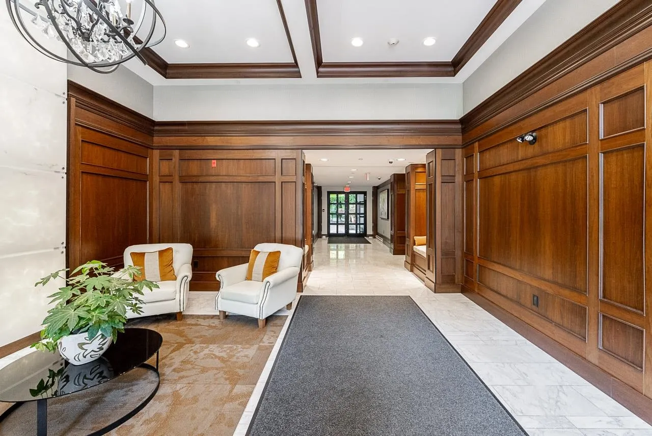 #421 3323 151 Street