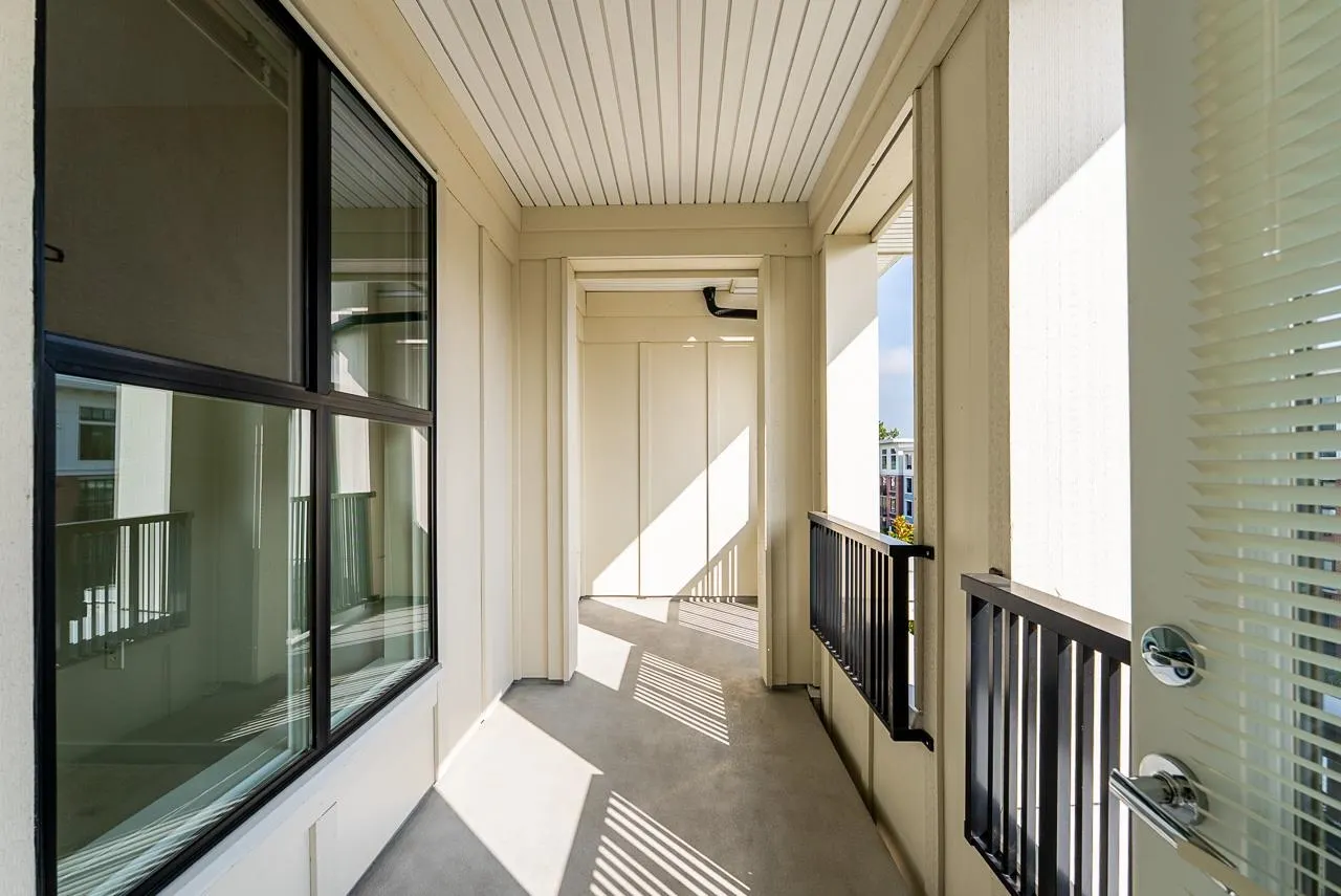 #421 3323 151 Street