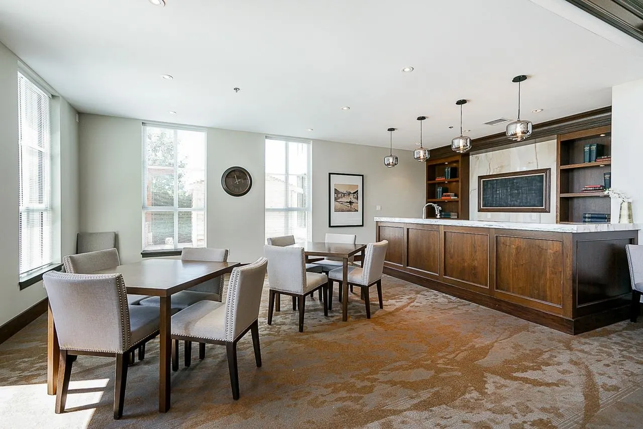 #421 3323 151 Street