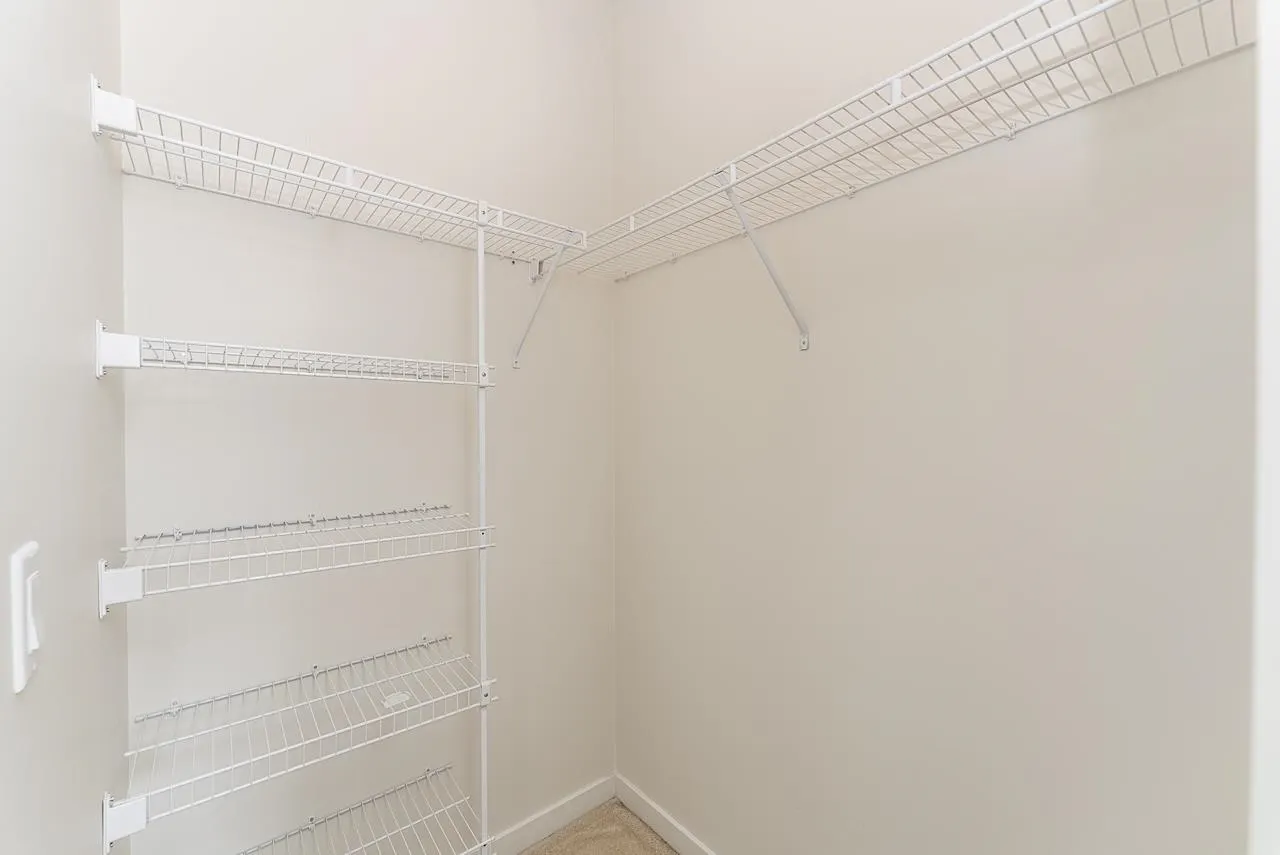 #421 3323 151 Street