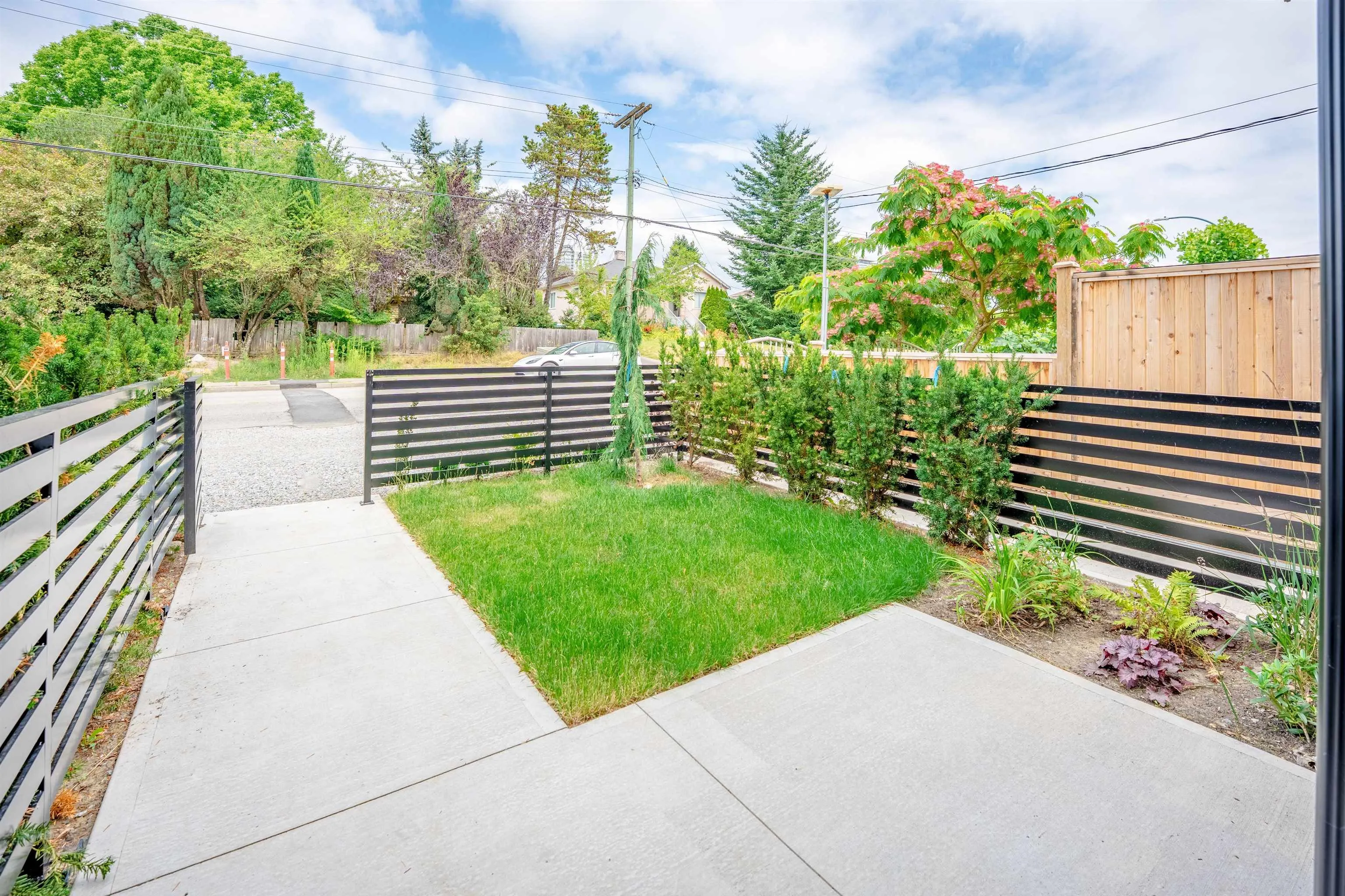 104 914 Rochester Avenue