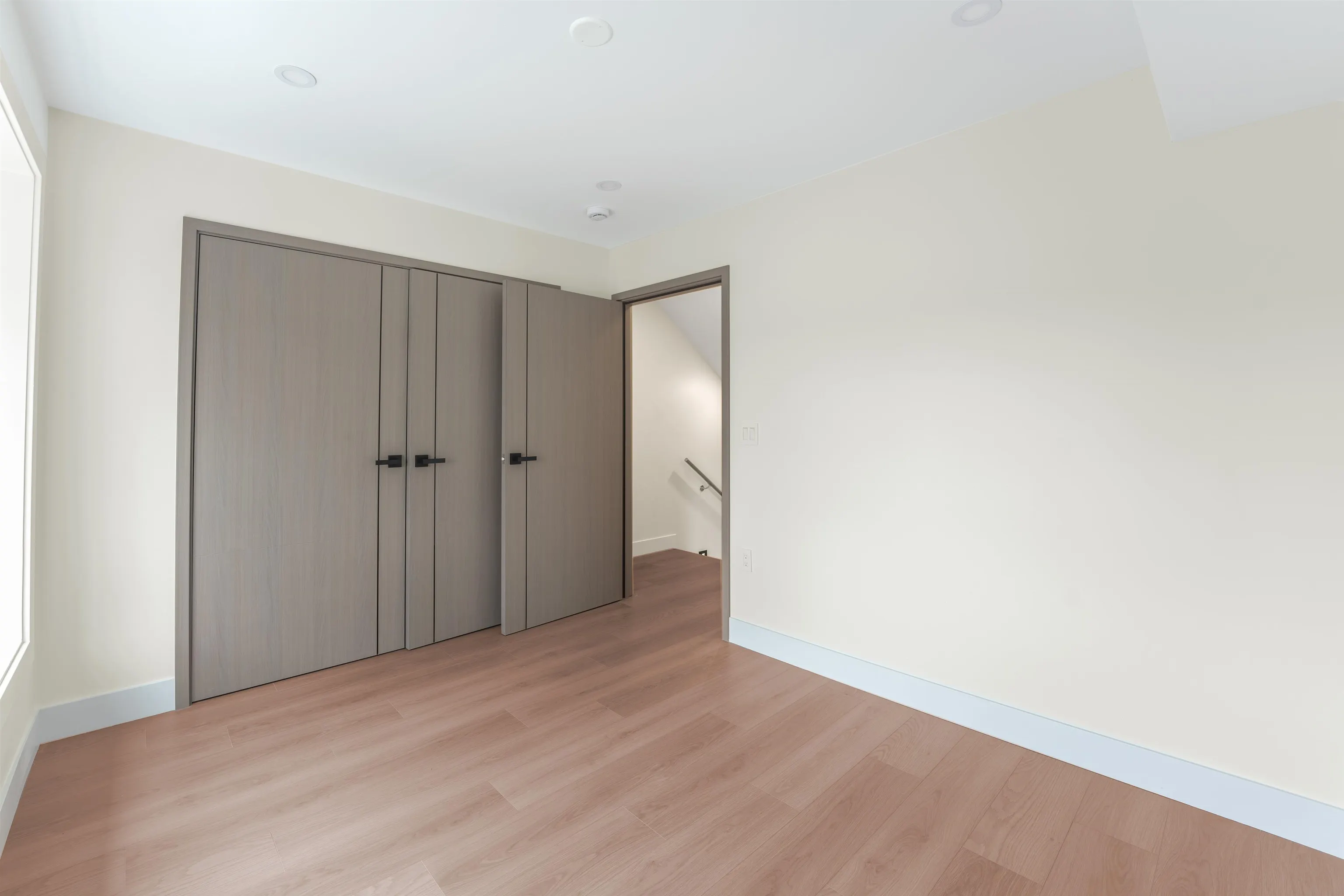 104 914 Rochester Avenue