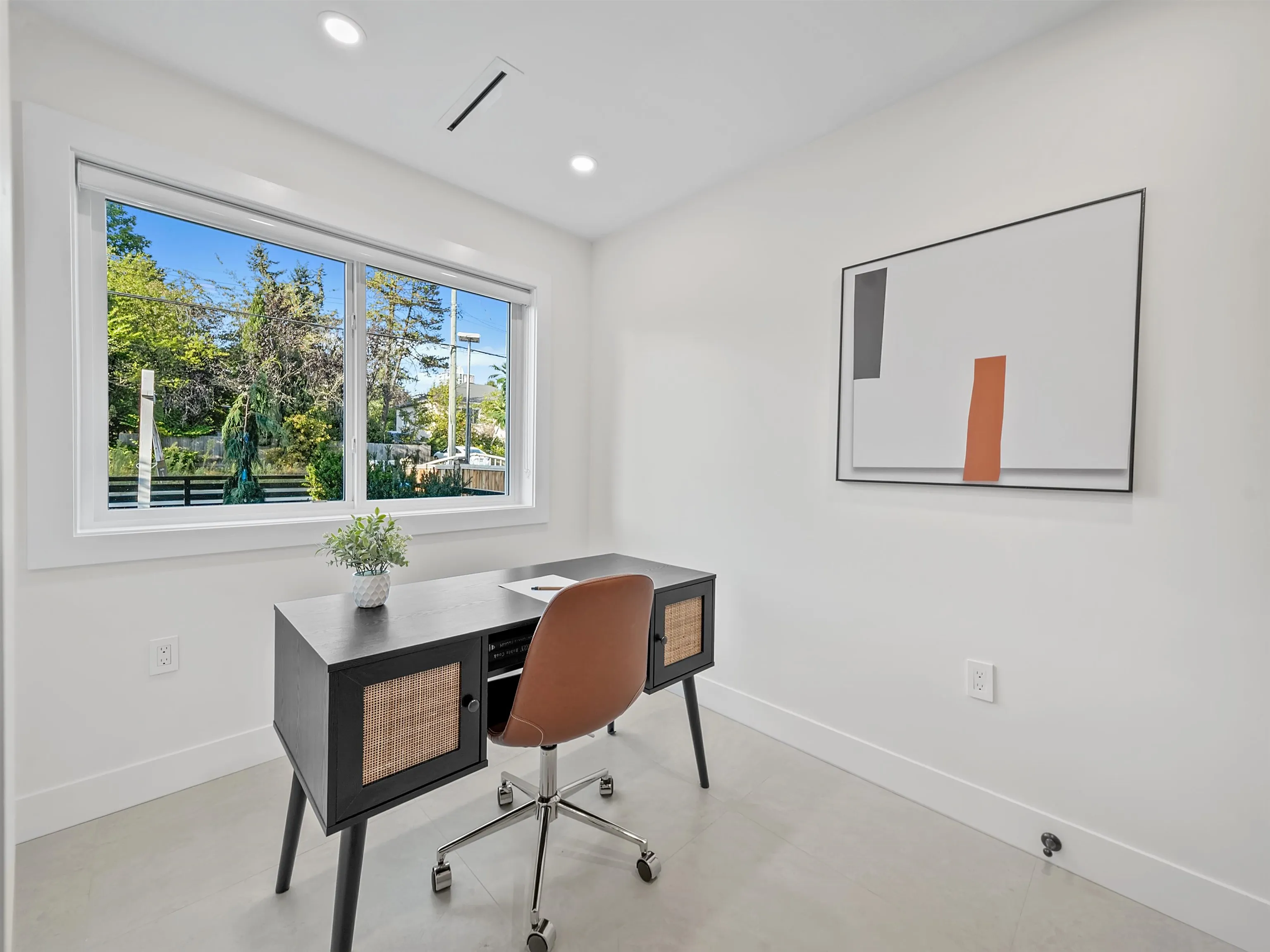 104 914 Rochester Avenue