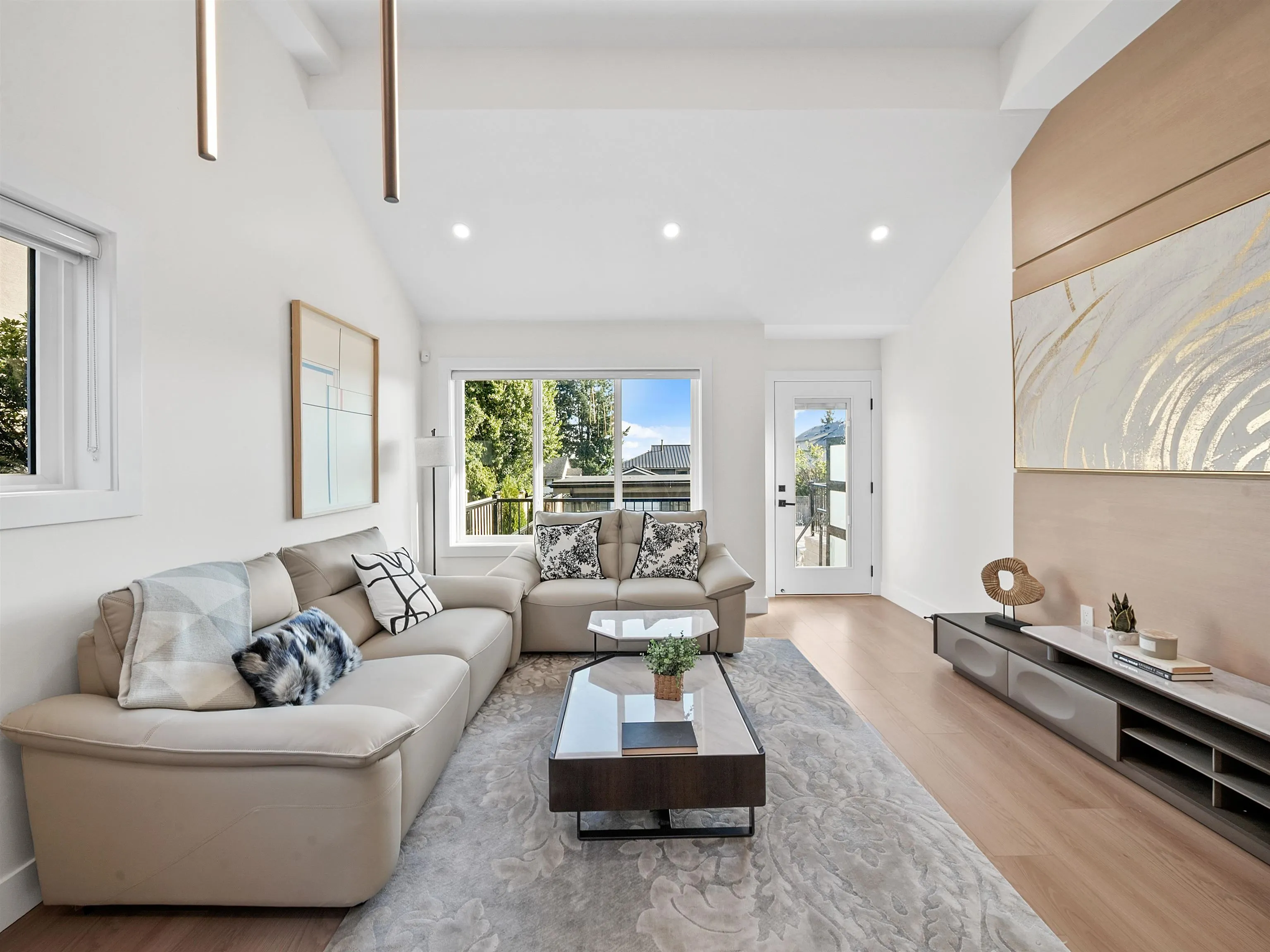 104 914 Rochester Avenue