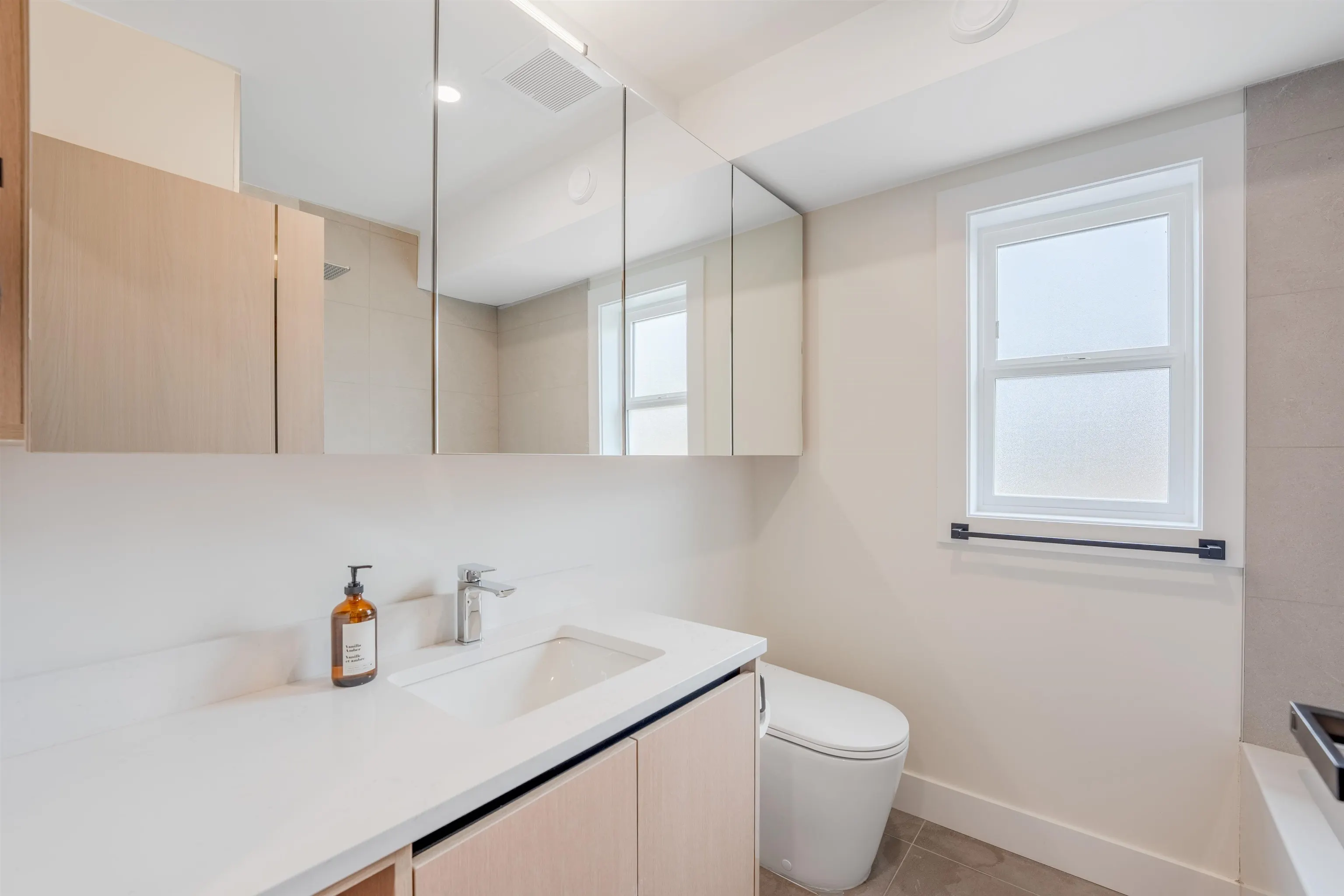 104 914 Rochester Avenue