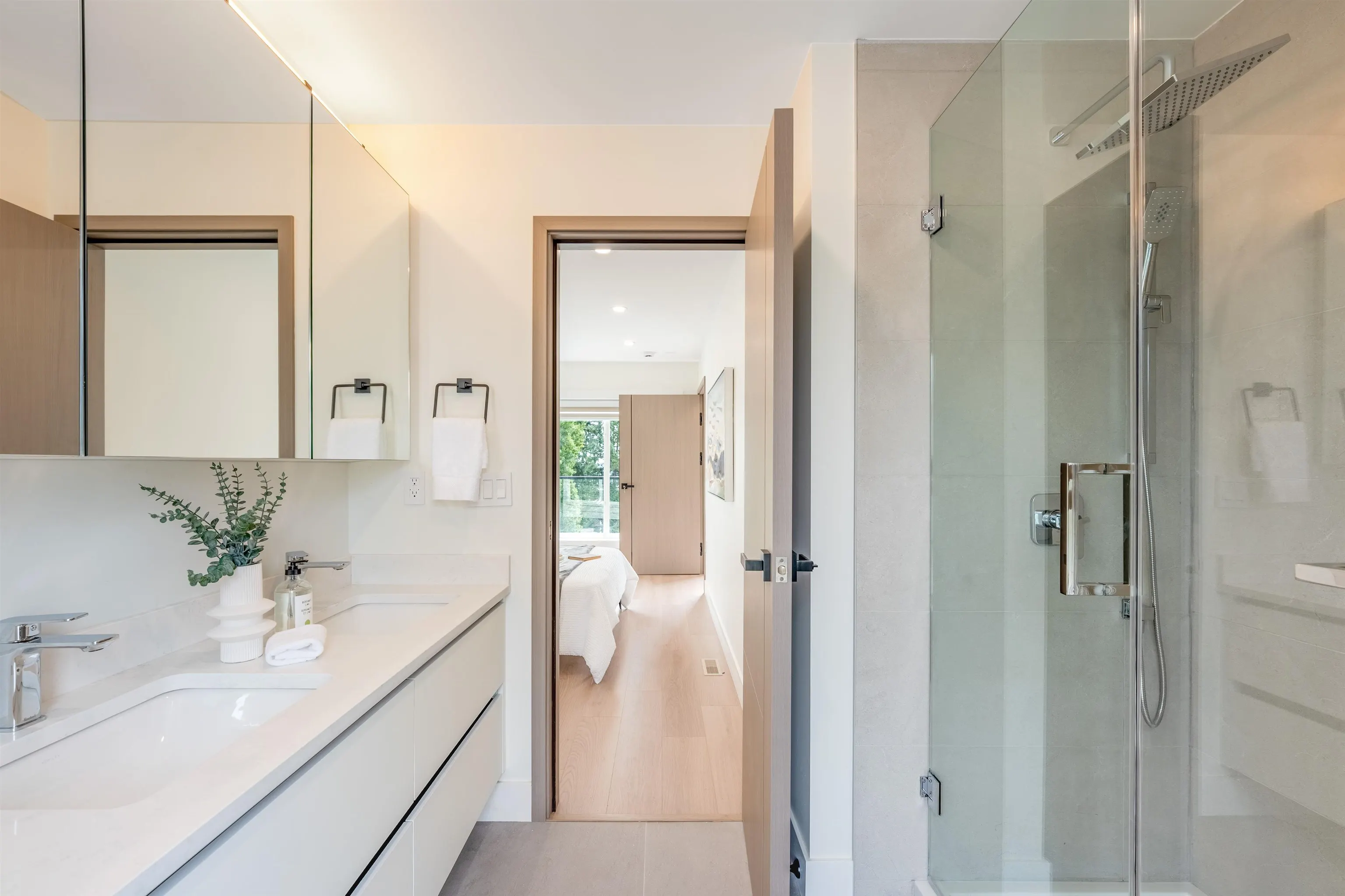 104 914 Rochester Avenue