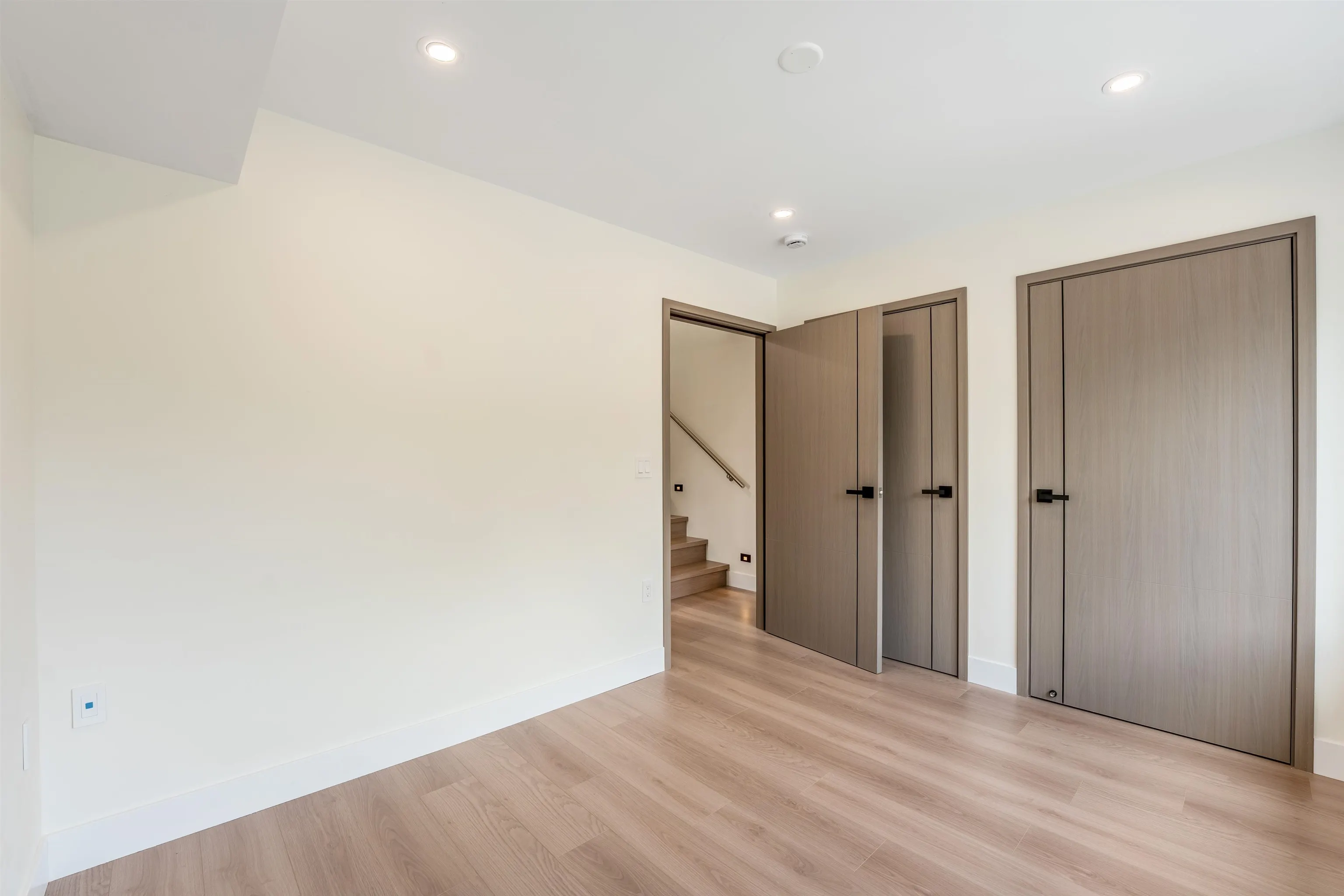 104 914 Rochester Avenue