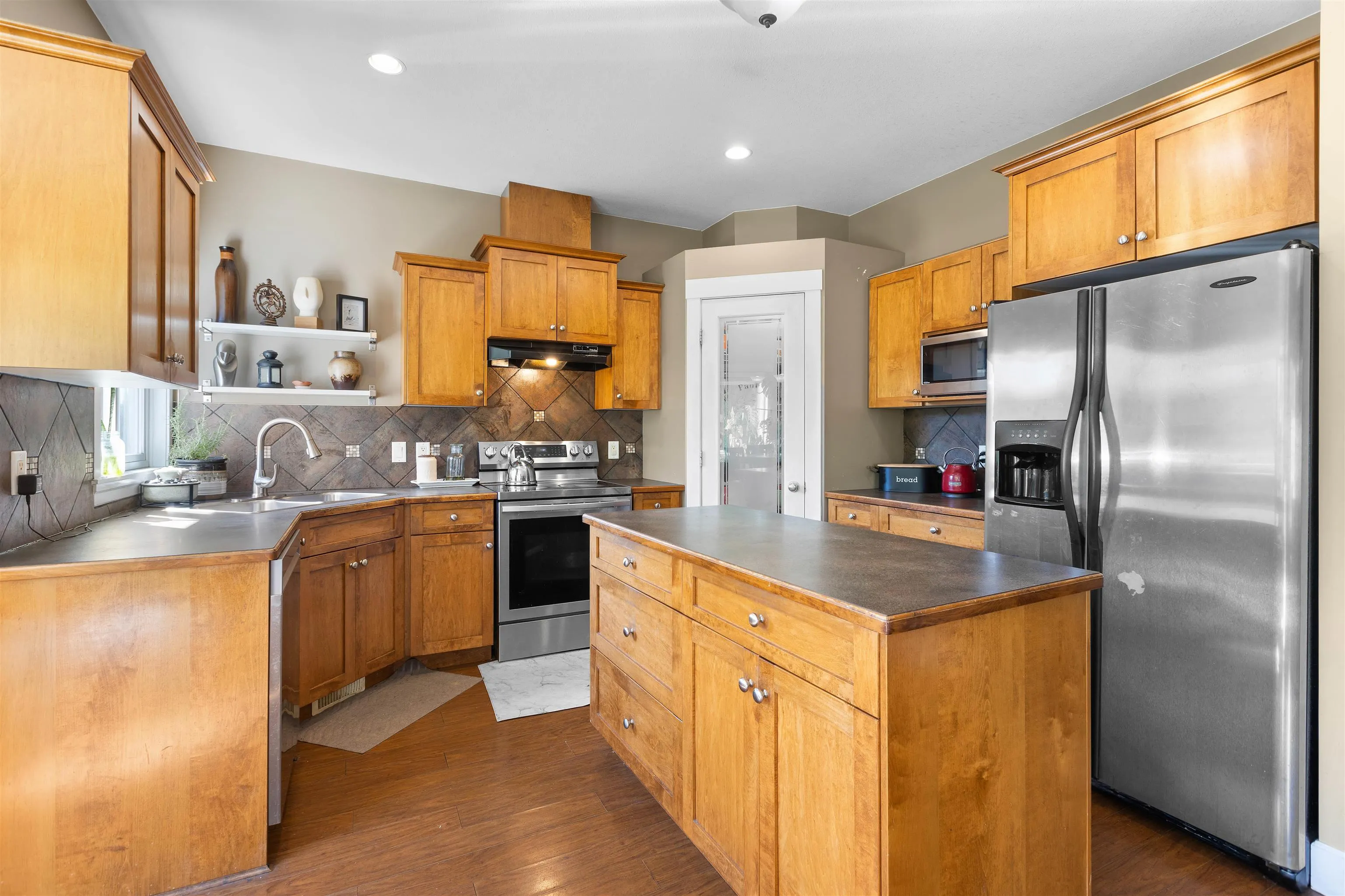 11279 Creekside Street